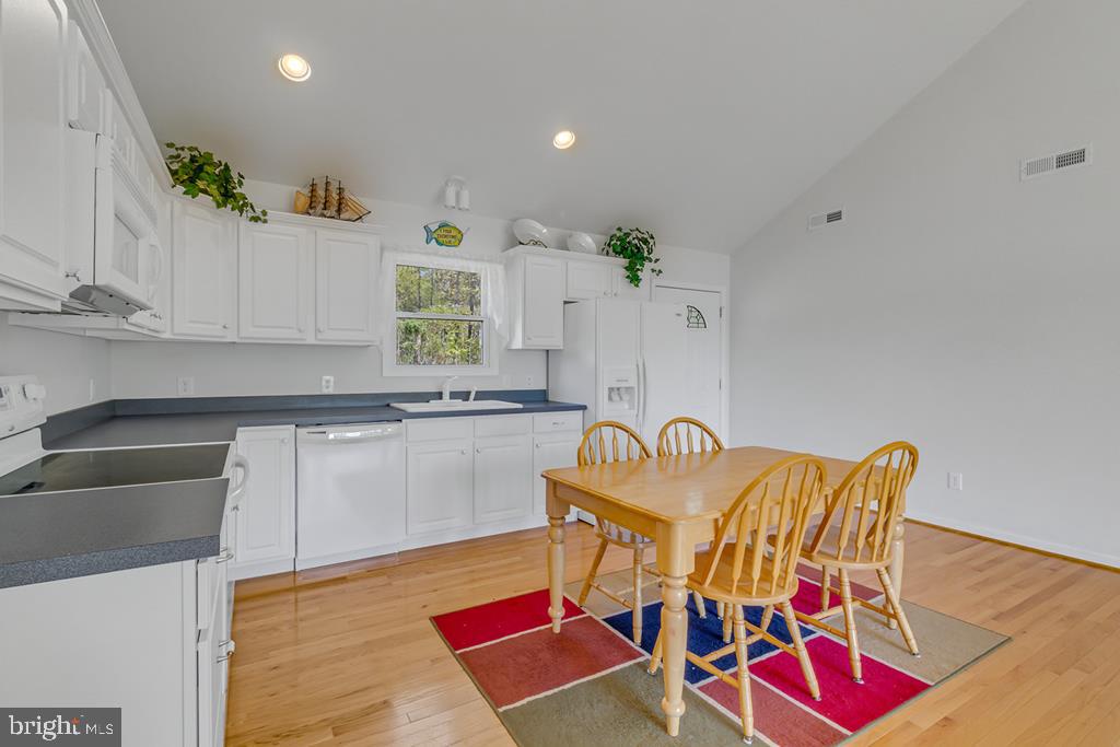 85 CIRCLE DRIVE