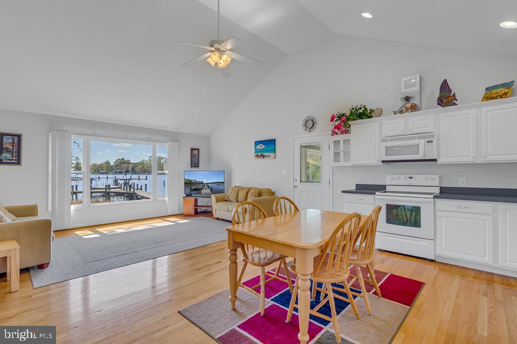 85 CIRCLE DRIVE