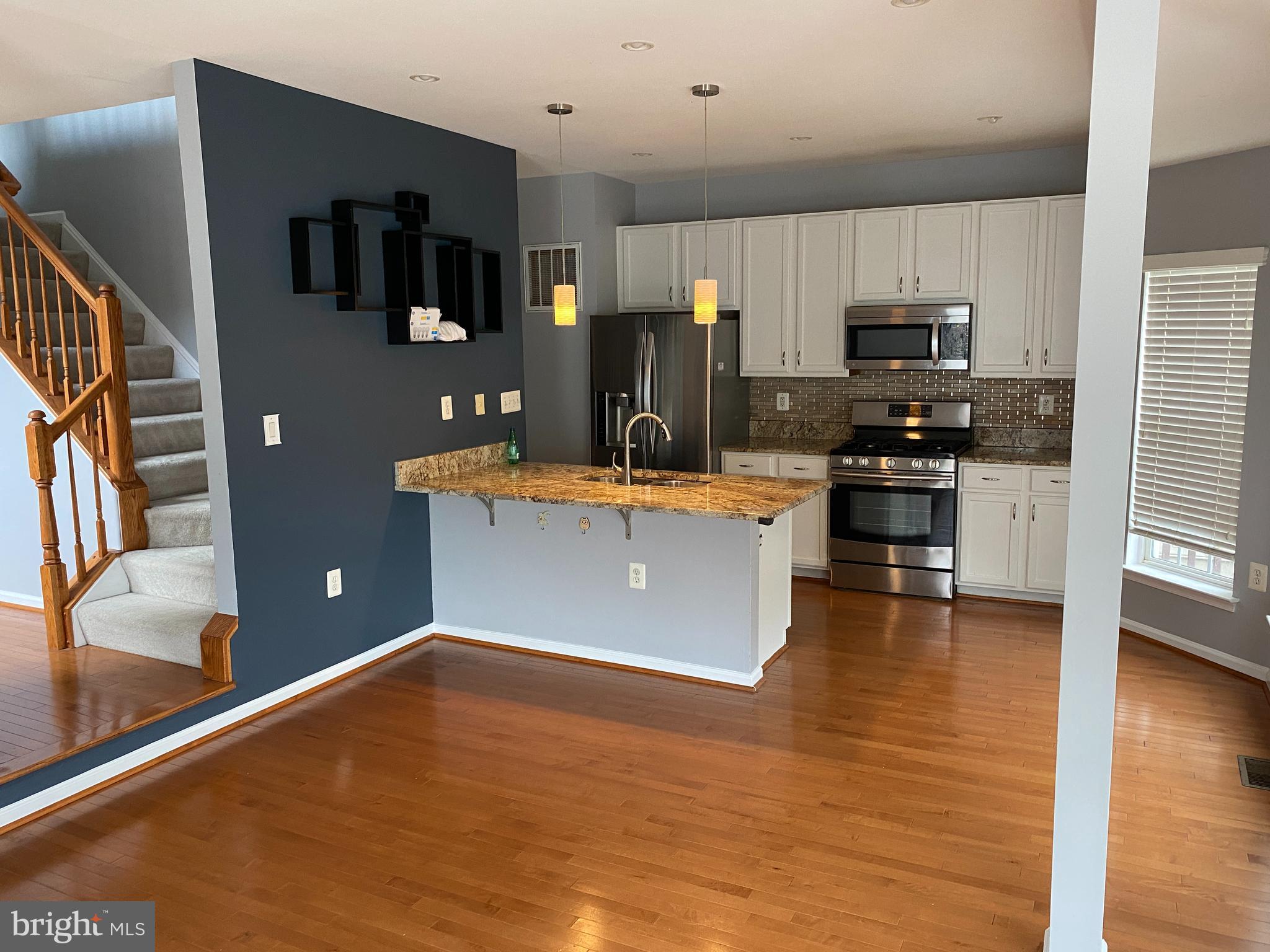 COLONNADE AT DULLES - Residential Lease