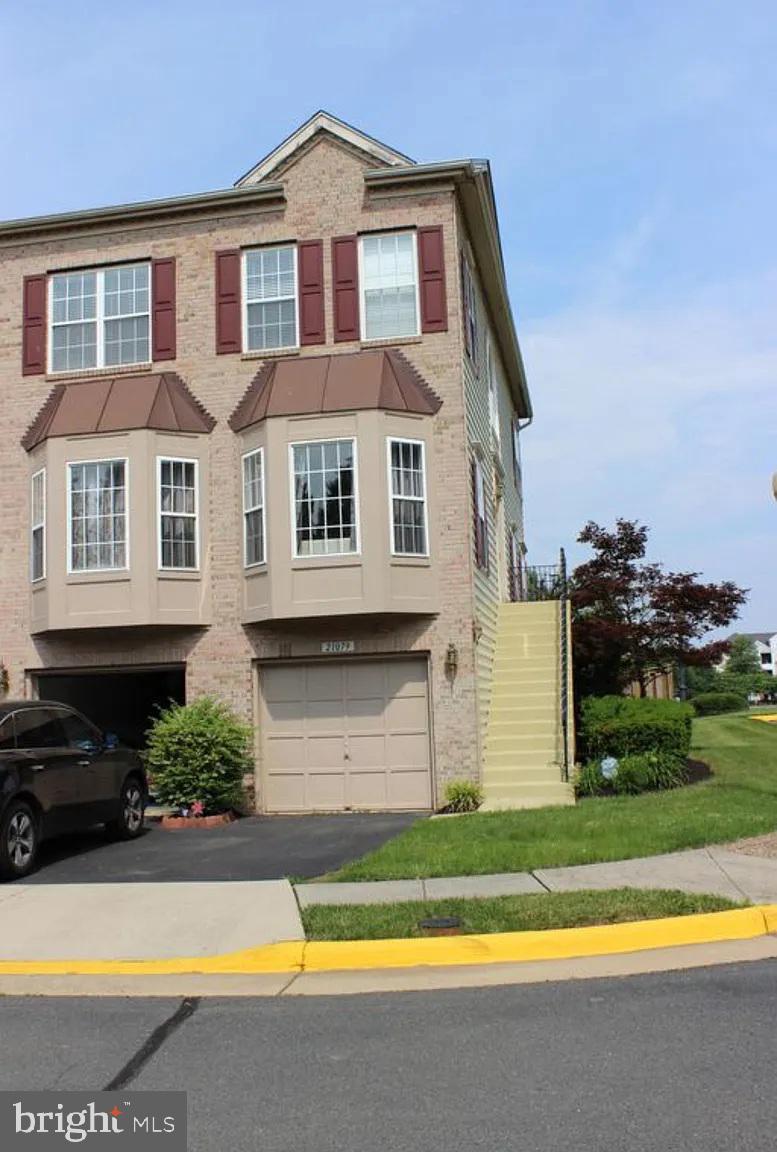 COLONNADE AT DULLES - Residential Lease