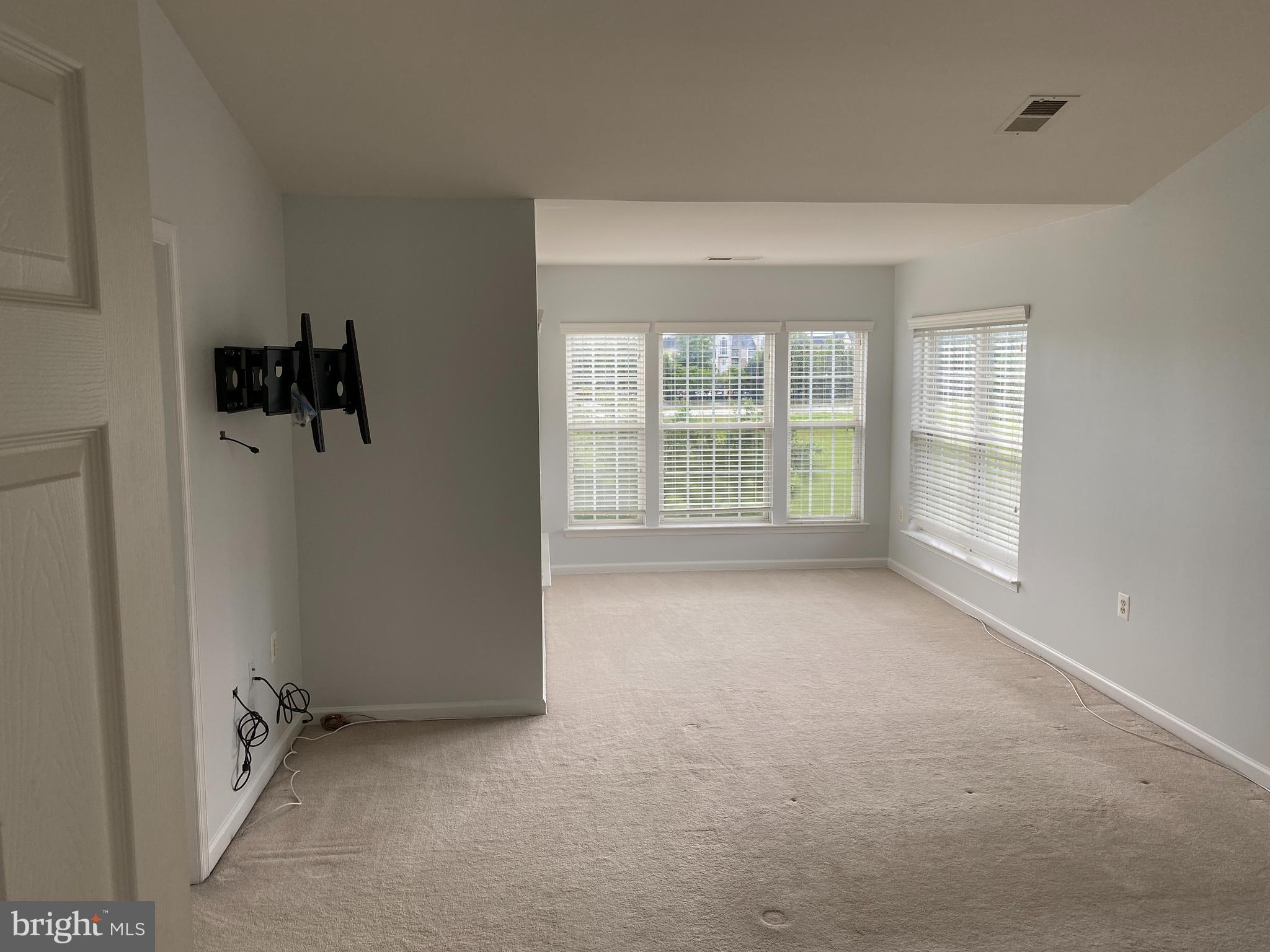 COLONNADE AT DULLES - Residential Lease