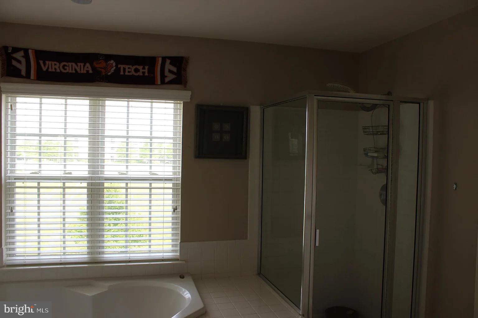 COLONNADE AT DULLES - Residential Lease