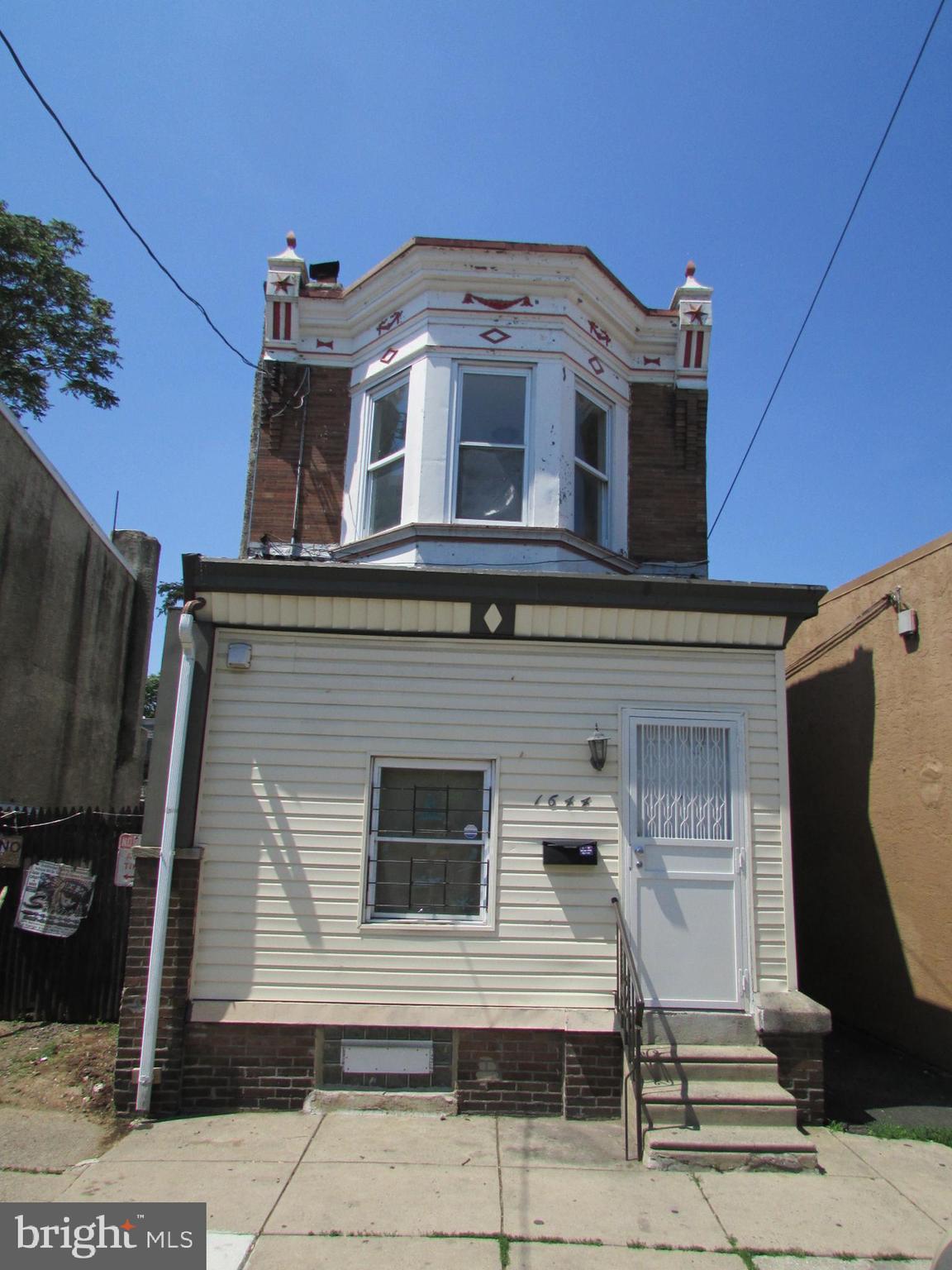 Welcome to this charming single home in the Frankford neighborhood, offering 3 bedrooms and 1 full bathroom. Inside, you'll find a bright, open layout that includes a spacious eat in kitchen, updated flooring, convenient first floor laundry hookups and a generous fenced in backyard. With its comfortable layout and welcoming design, this home is ready for its next chapter. Schedule your showing today and see all it has to offer!