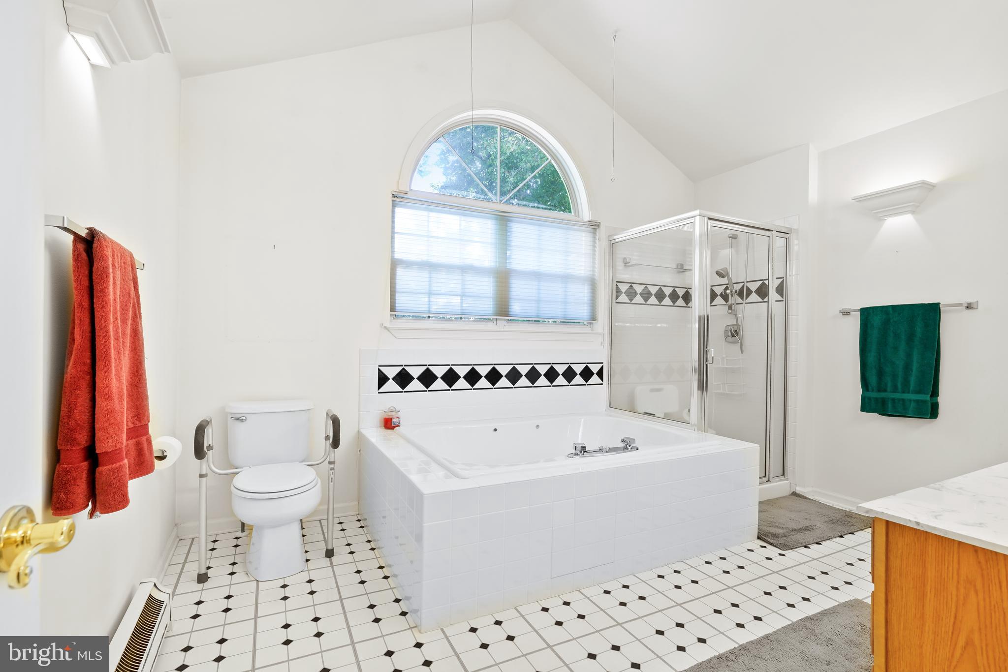 CHESAPEAKE CLUB CONDOS - Residential