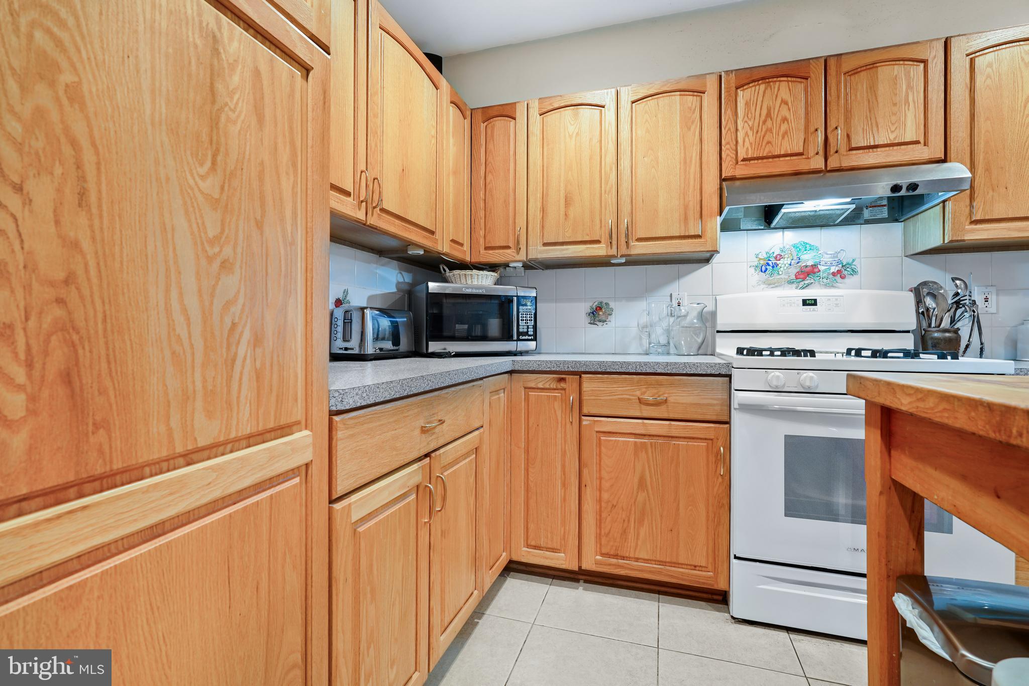 CHESAPEAKE CLUB CONDOS - Residential