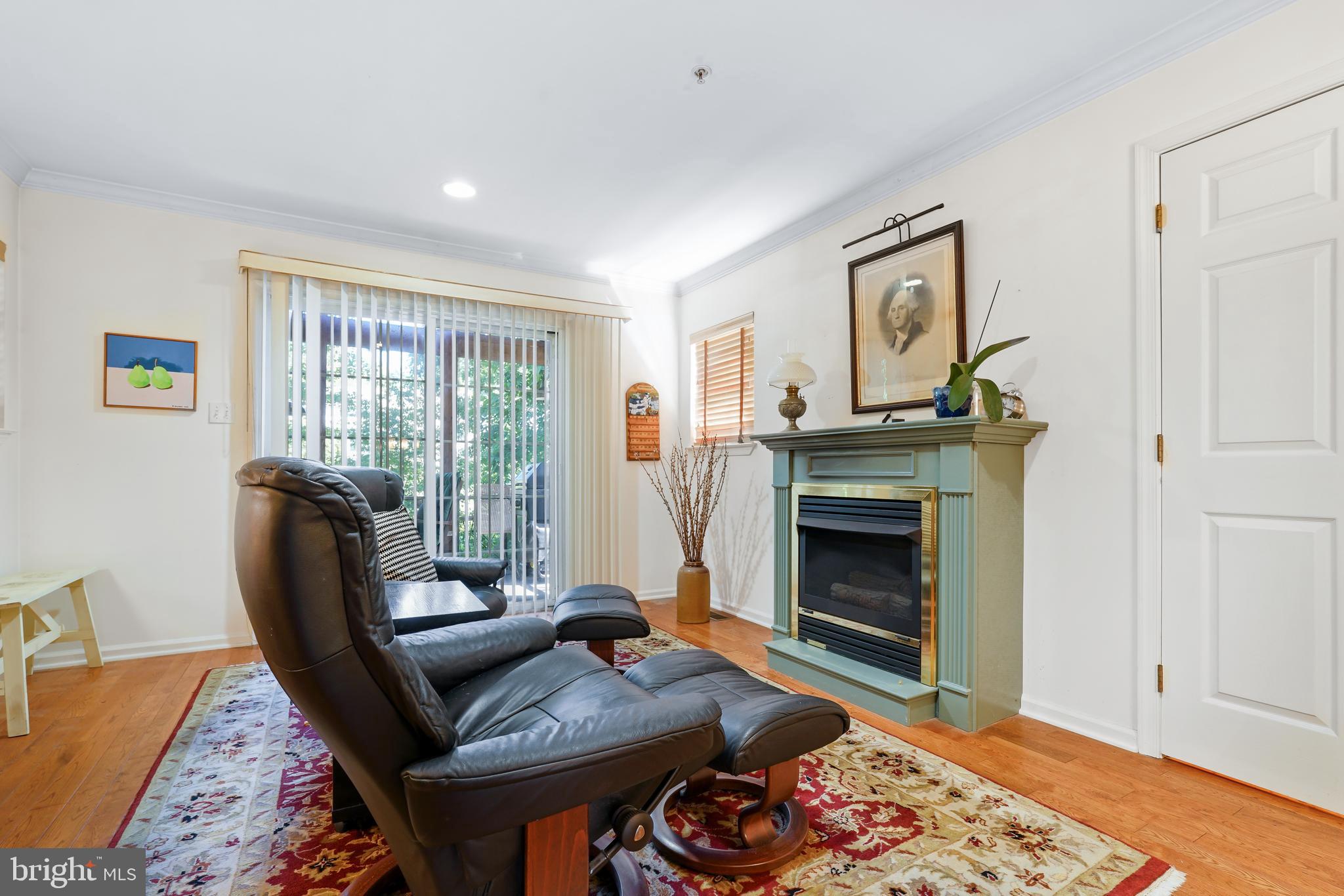 CHESAPEAKE CLUB CONDOS - Residential