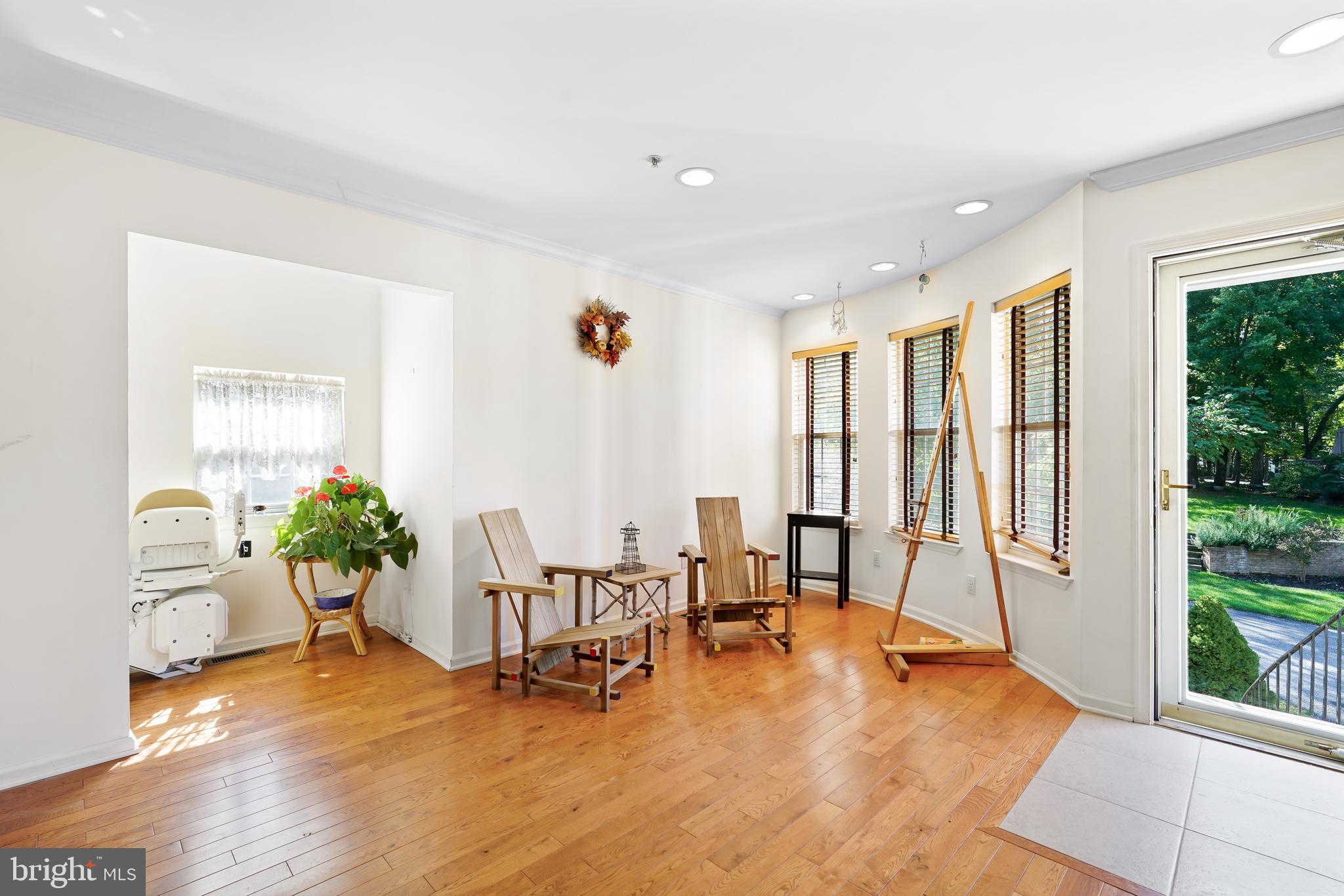 CHESAPEAKE CLUB CONDOS - Residential