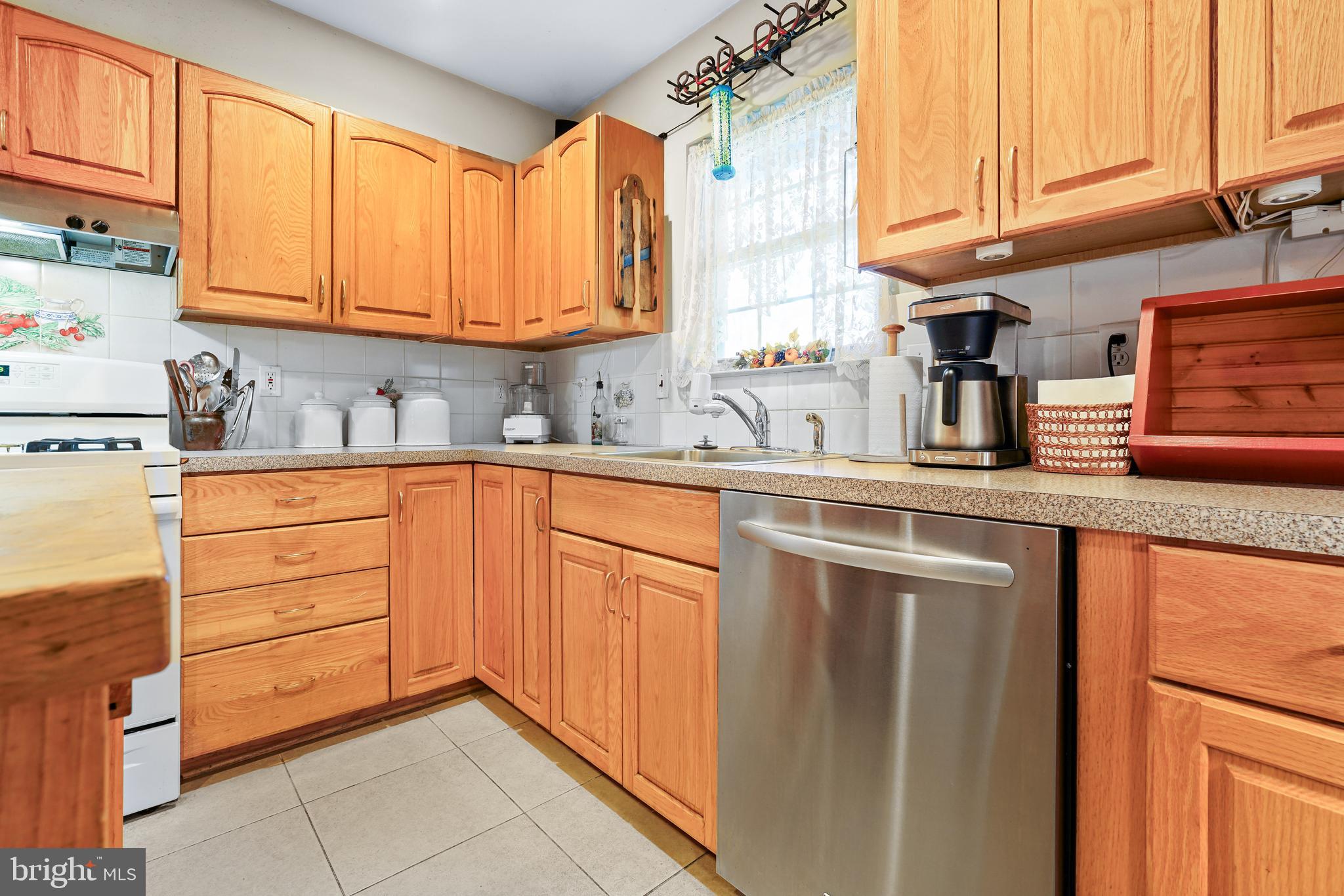 CHESAPEAKE CLUB CONDOS - Residential