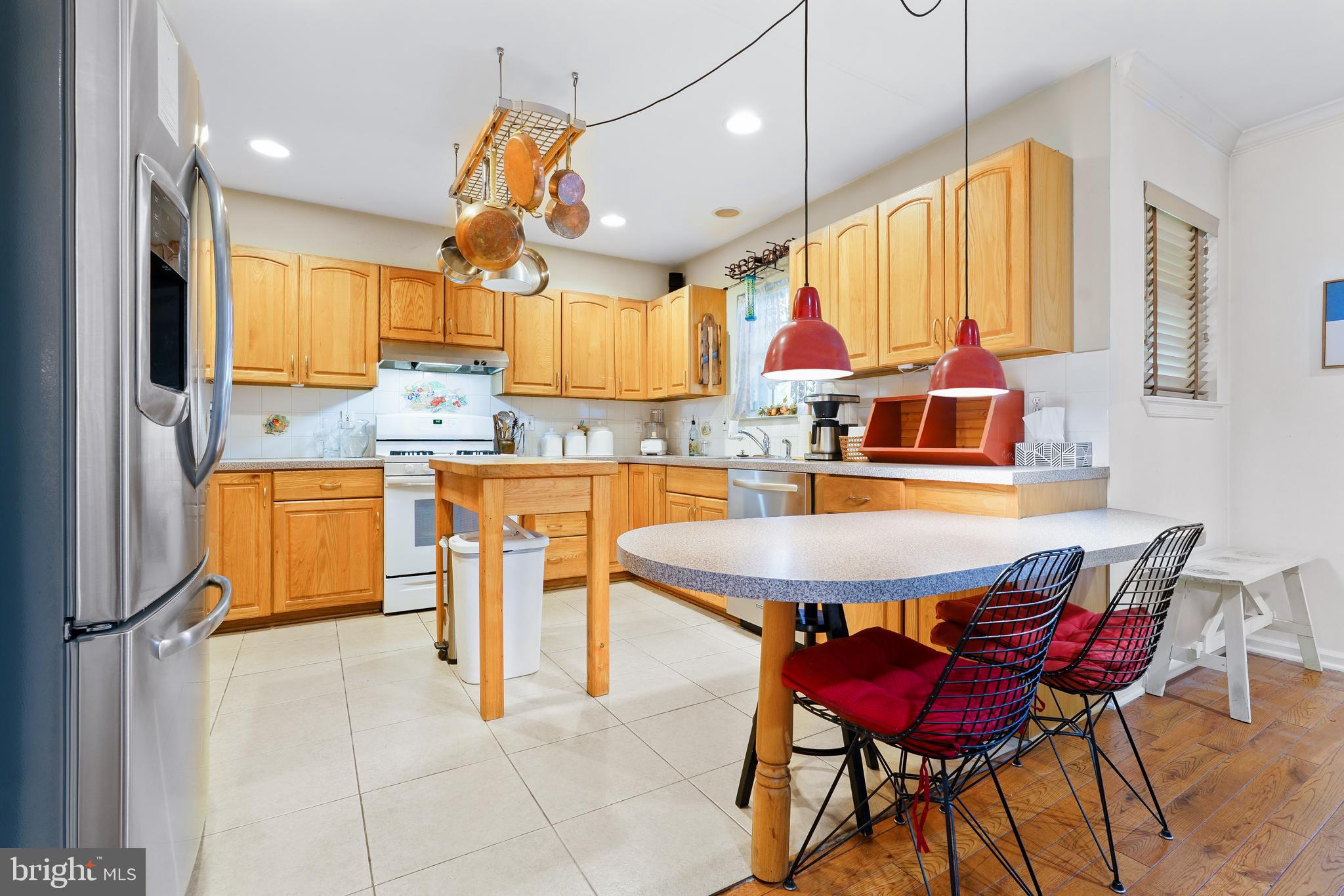 CHESAPEAKE CLUB CONDOS - Residential