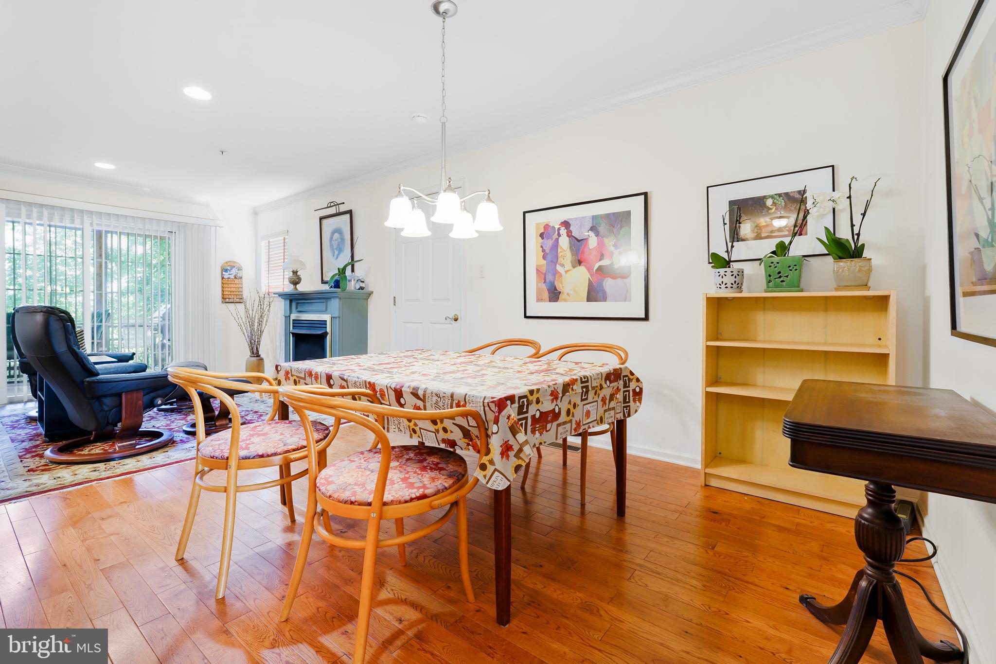 CHESAPEAKE CLUB CONDOS - Residential