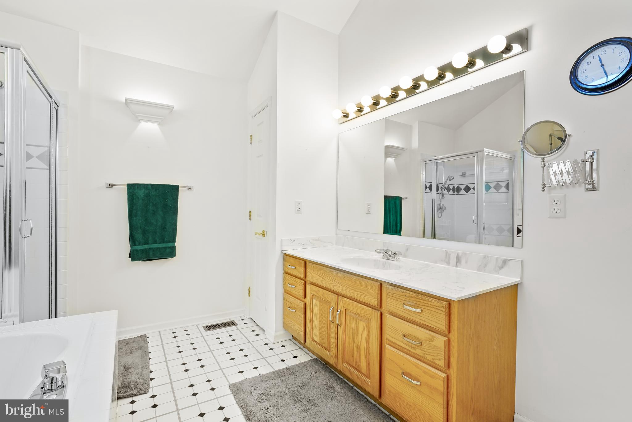 CHESAPEAKE CLUB CONDOS - Residential