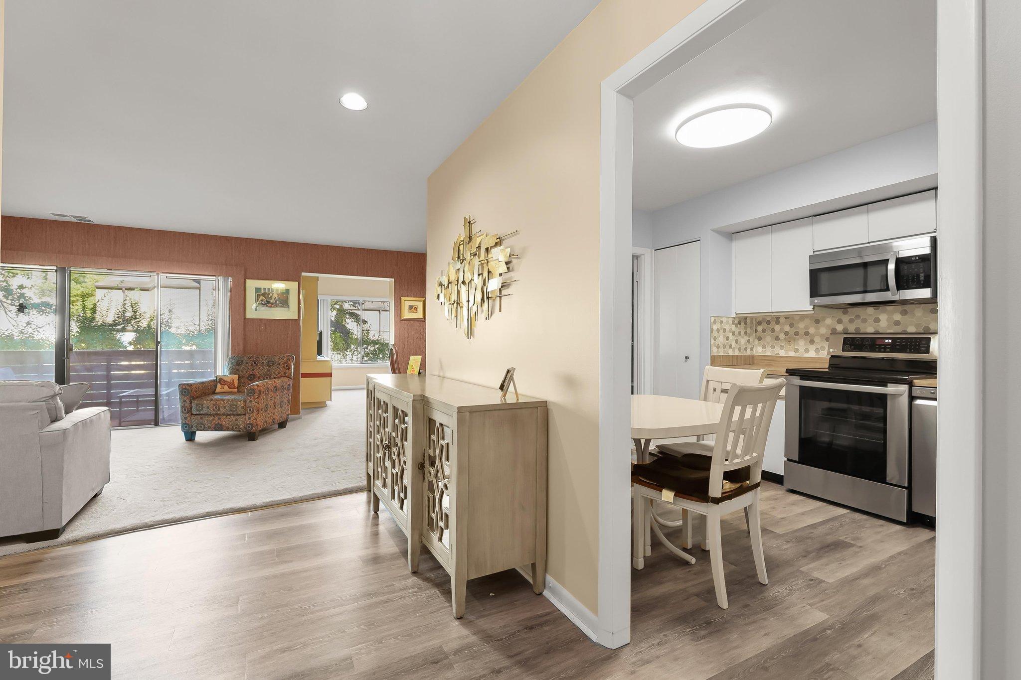 4 CANDLEMAKER COURT 202