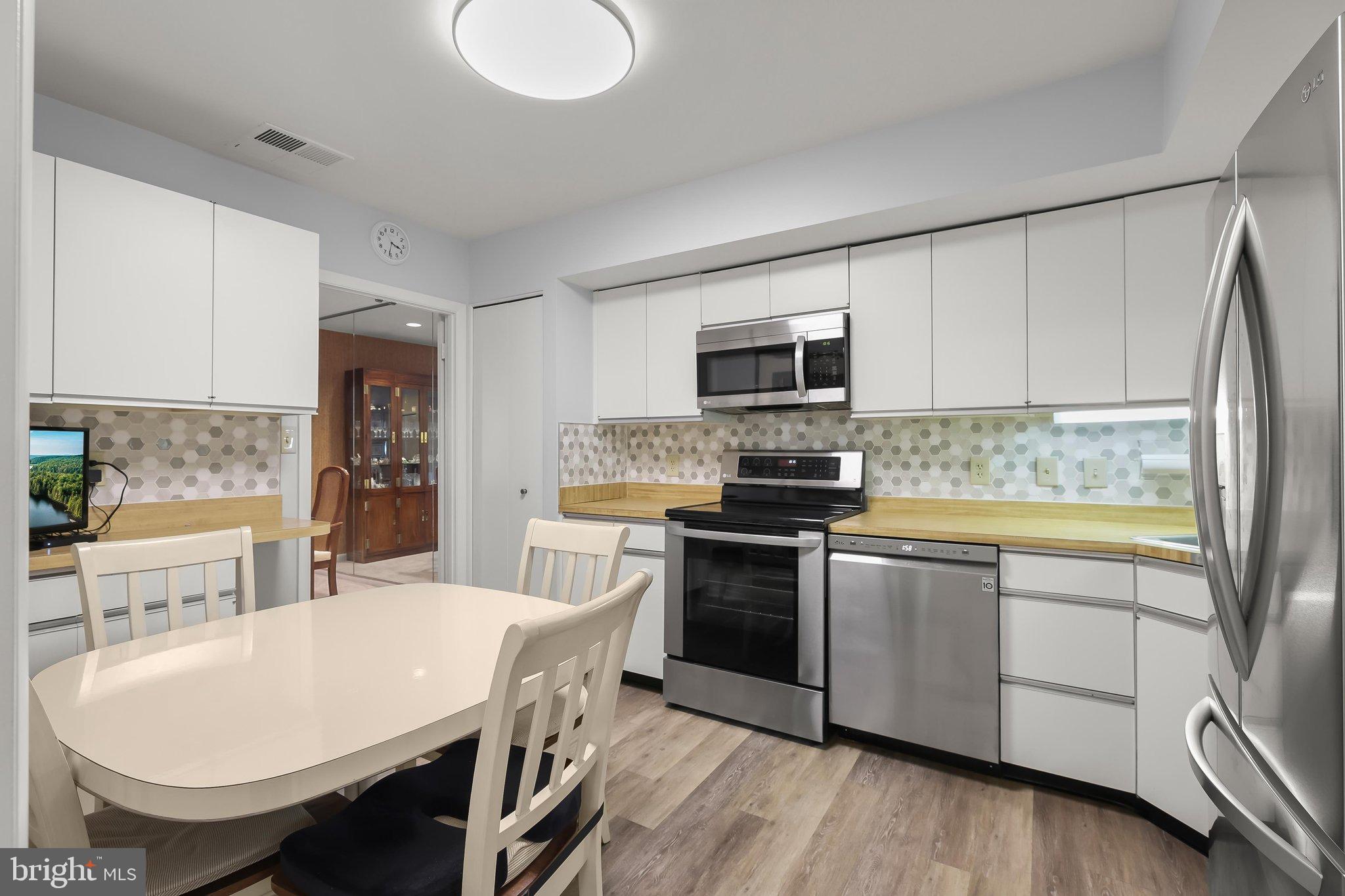 4 CANDLEMAKER COURT 202