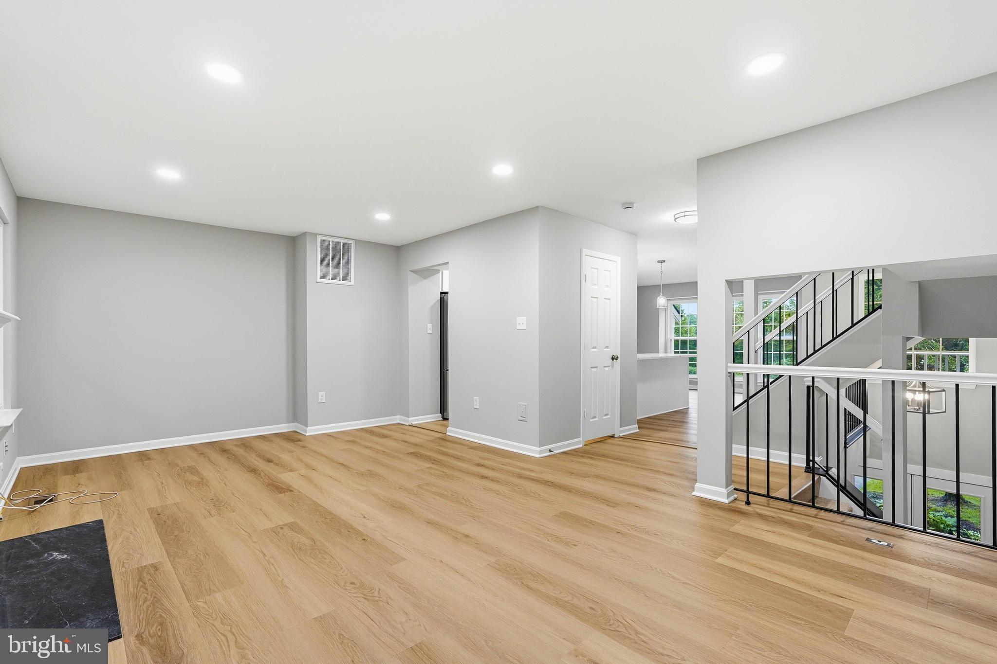 MONTCLAIR - Residential