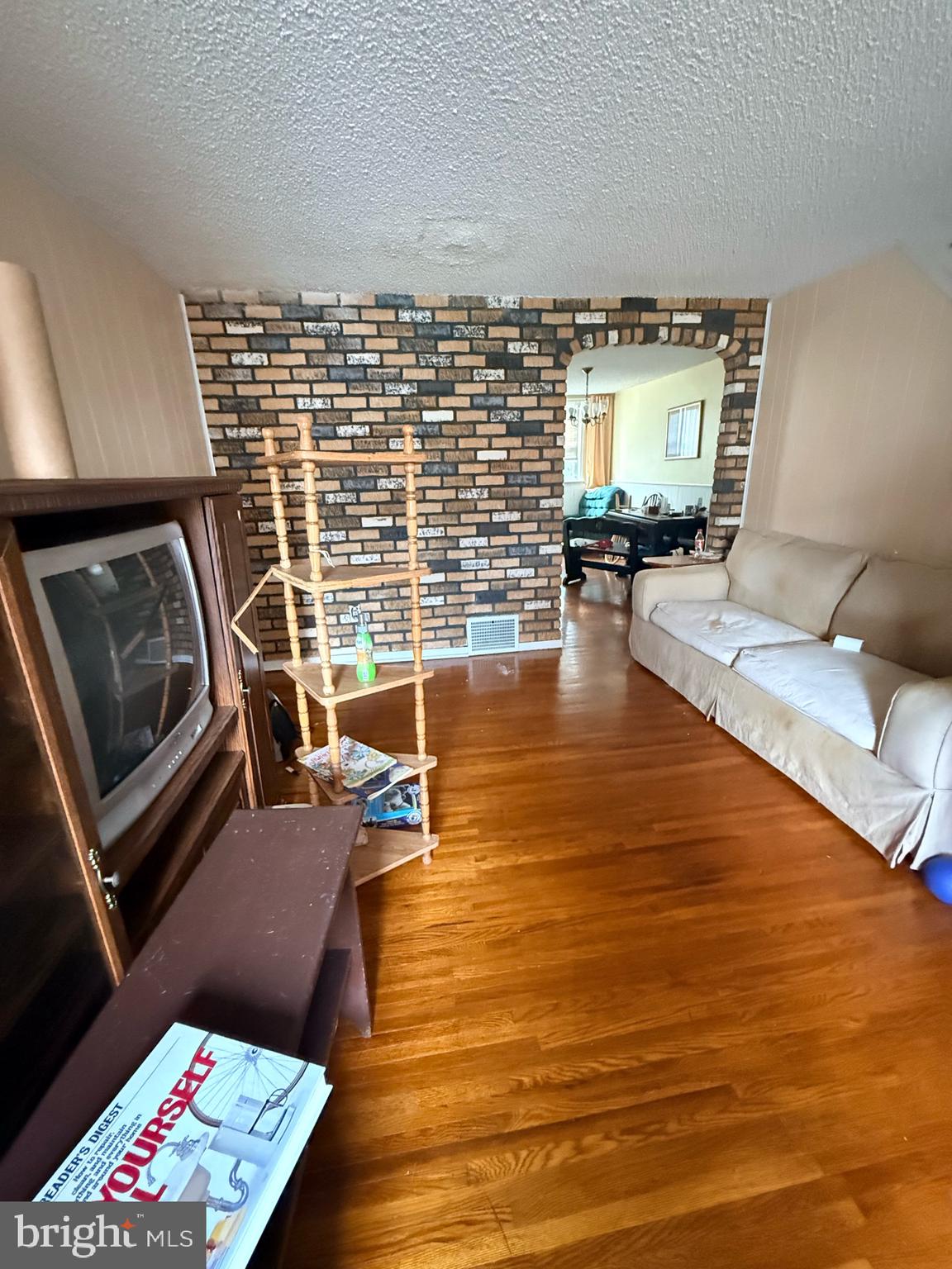 212 GOLF ROAD