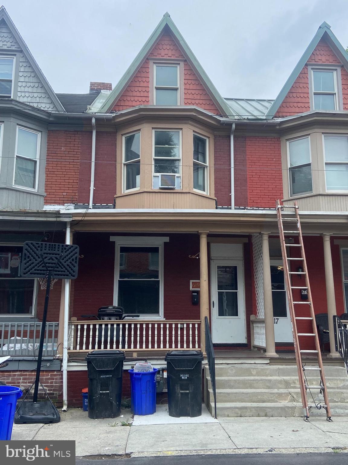 Investment opportunity! Well maintained 3 bed 1.5 bath home, filled with current tenant or vacant! Tenant pays 1400/mo. as well as electric and gas. Home fully renovated in 2014. Fenced in backyard. For tenant's privacy, limited photos are available. Schedule a showing today! No sign on the property.