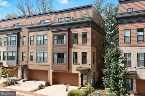 3536 SUTTON HEIGHTS CIRCLE FAIRFAX VA 22031
