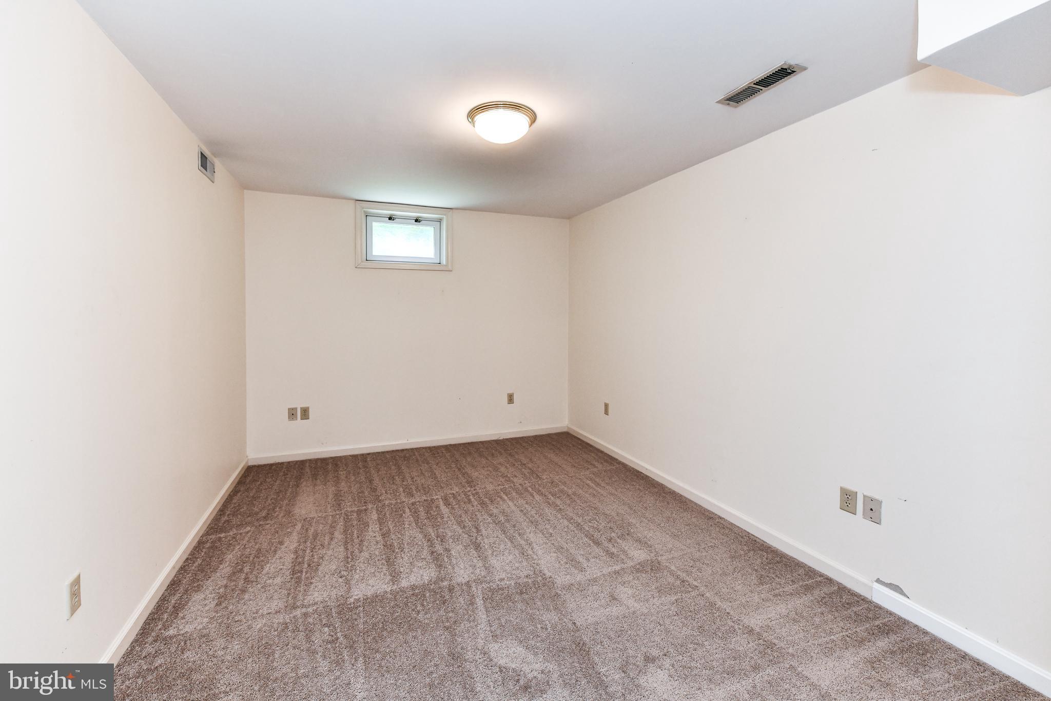 HUNTER VILLAGE - Residential Lease