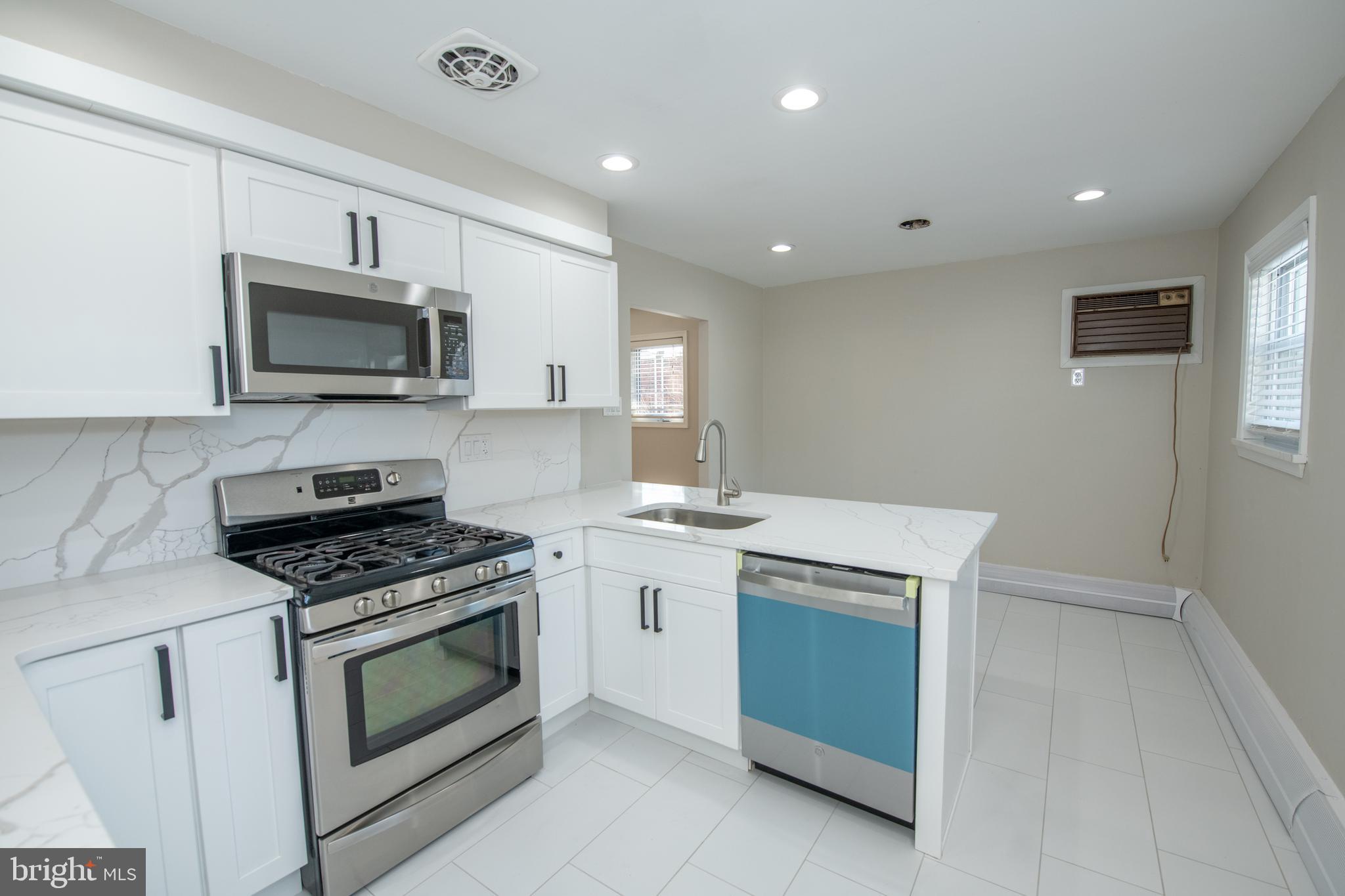 FOX CHASE - Residential