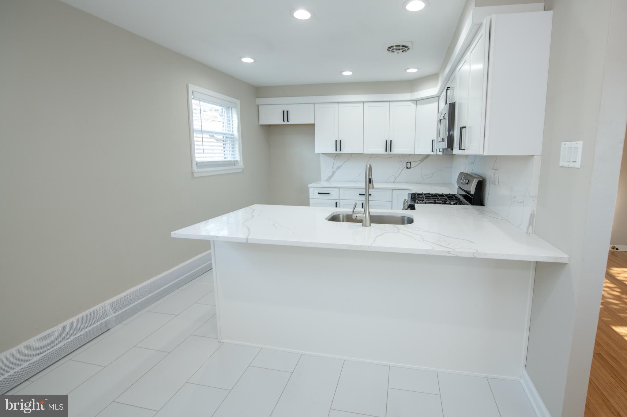 FOX CHASE - Residential