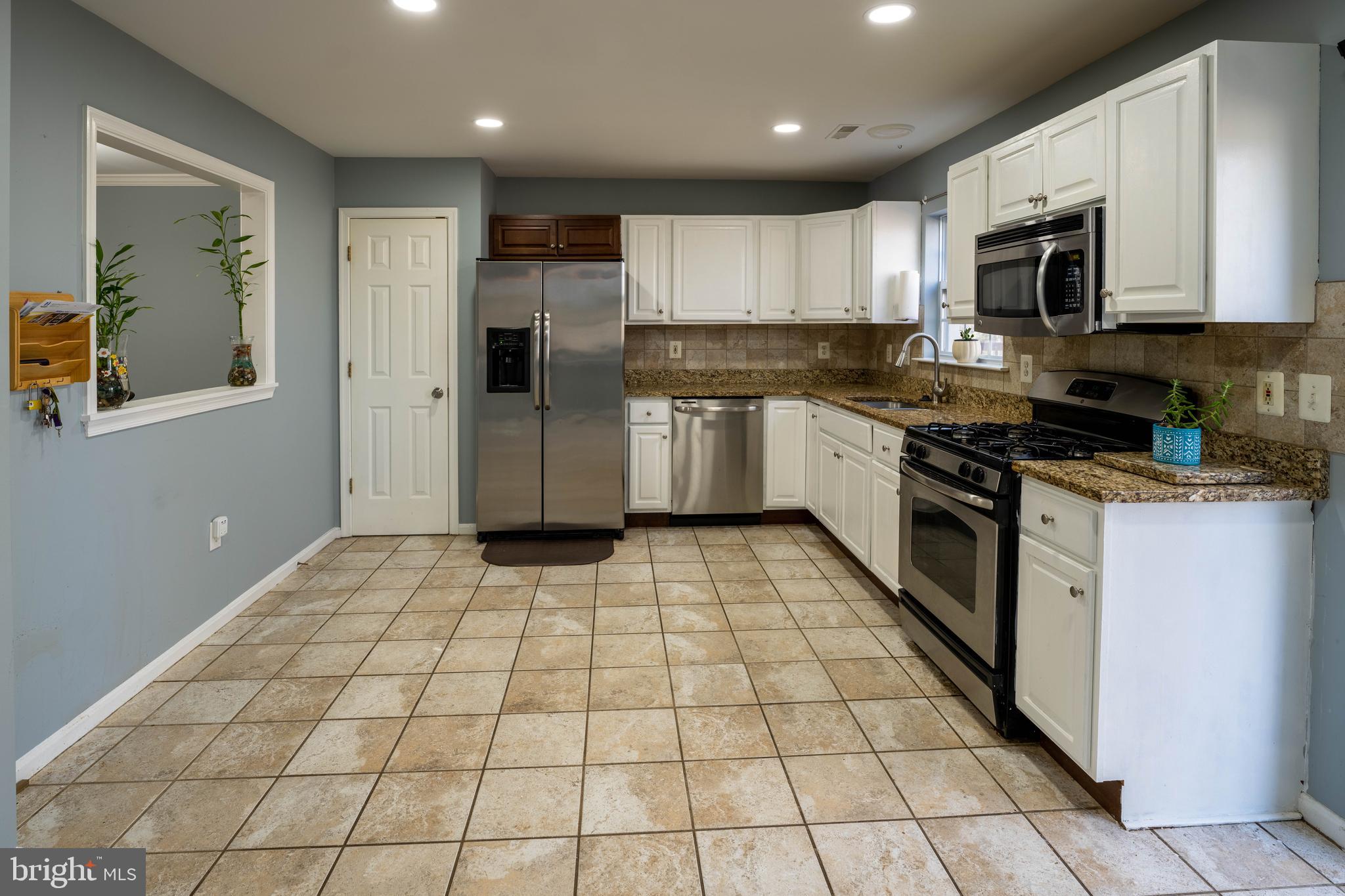 RIDGEFIELD CROSSING - Residential