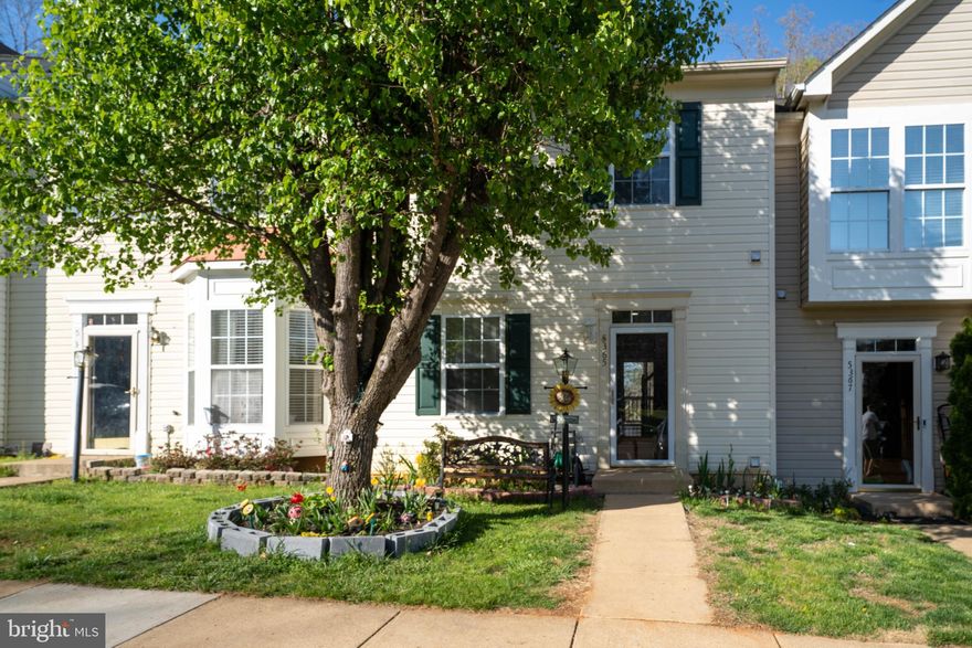 Welcome home to this spacious 3-story contemporary style townhome with 3 beds, 3 full baths, and 1 half bath, located in Ridgefield Crossing. Step into the light and bright foyer, featuring wood flooring, a convenient foyer closet, and a half bath. Walk up one step onto the main level. The living room features a high ceiling with recessed lights, open space leading to the dining area, freshly painted walls, and easy access to the kitchen. The spacious kitchen features stainless steel appliances,  granite countertops, a double sink, plenty of space for a breakfast area, and a sliding glass door to the deck. Take the stairs to the second, and into the master bedroom, featuring an en-suite bathroom and 2 large closets. 2 bedrooms plus a full bathroom round out the top level. The lower level/basement features an additional room, perfect for a home office or a guest room, a washer and dryer, a kitchenette, and plenty of space for an entertainment room. Quick access to major traffic arteries, and multiple shopping and dining destinations. This property won’t last! Schedule your showing today!
All offers must be received before Saturday at 6PM.