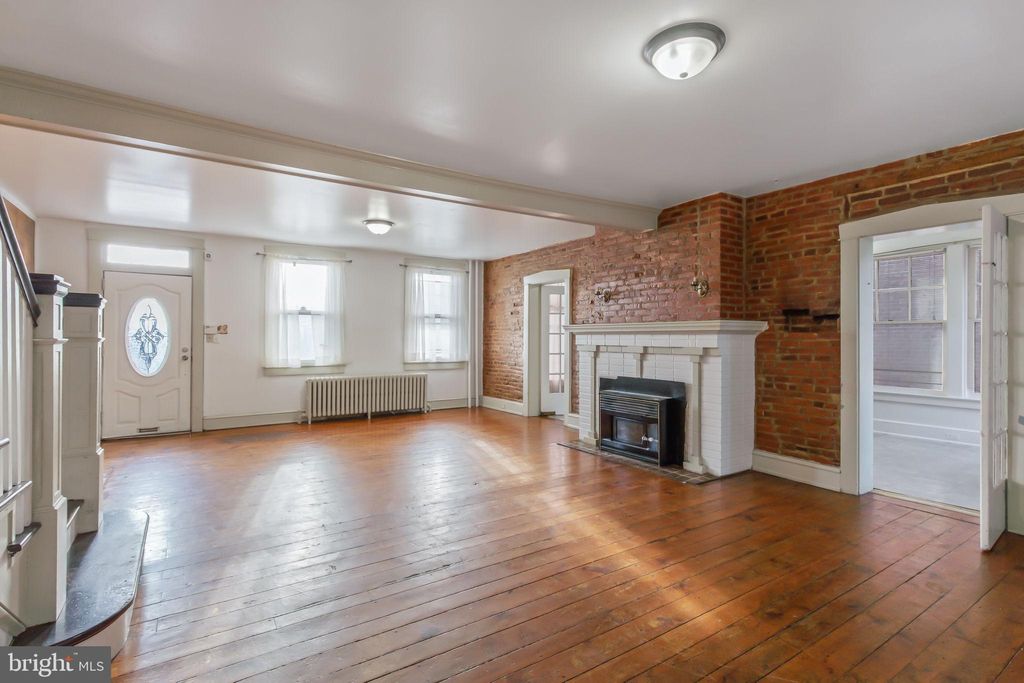 Photo of 505 Saint Joseph Street, Lancaster, PA 17603 (MLS # PALA2045142)