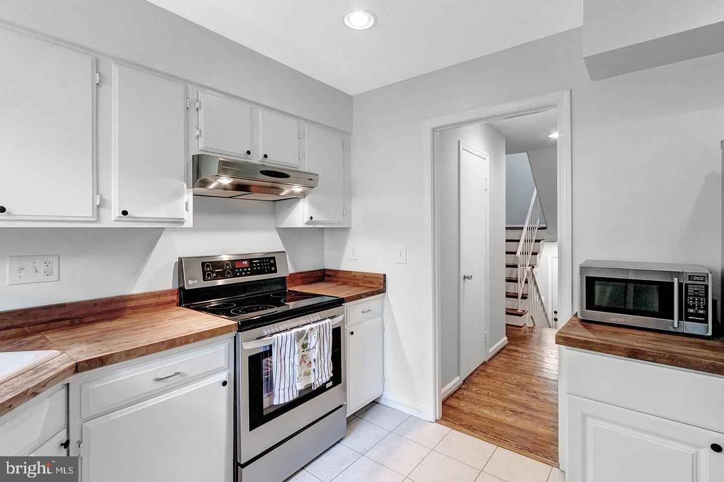 STRATHMEADE SQUARE - Residential Lease