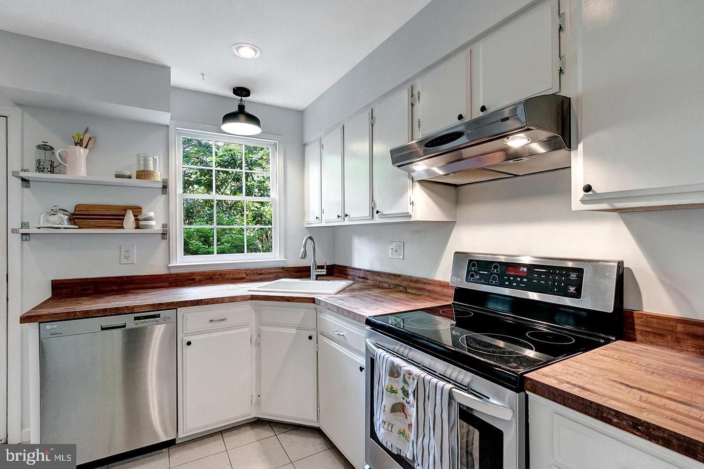 STRATHMEADE SQUARE - Residential Lease