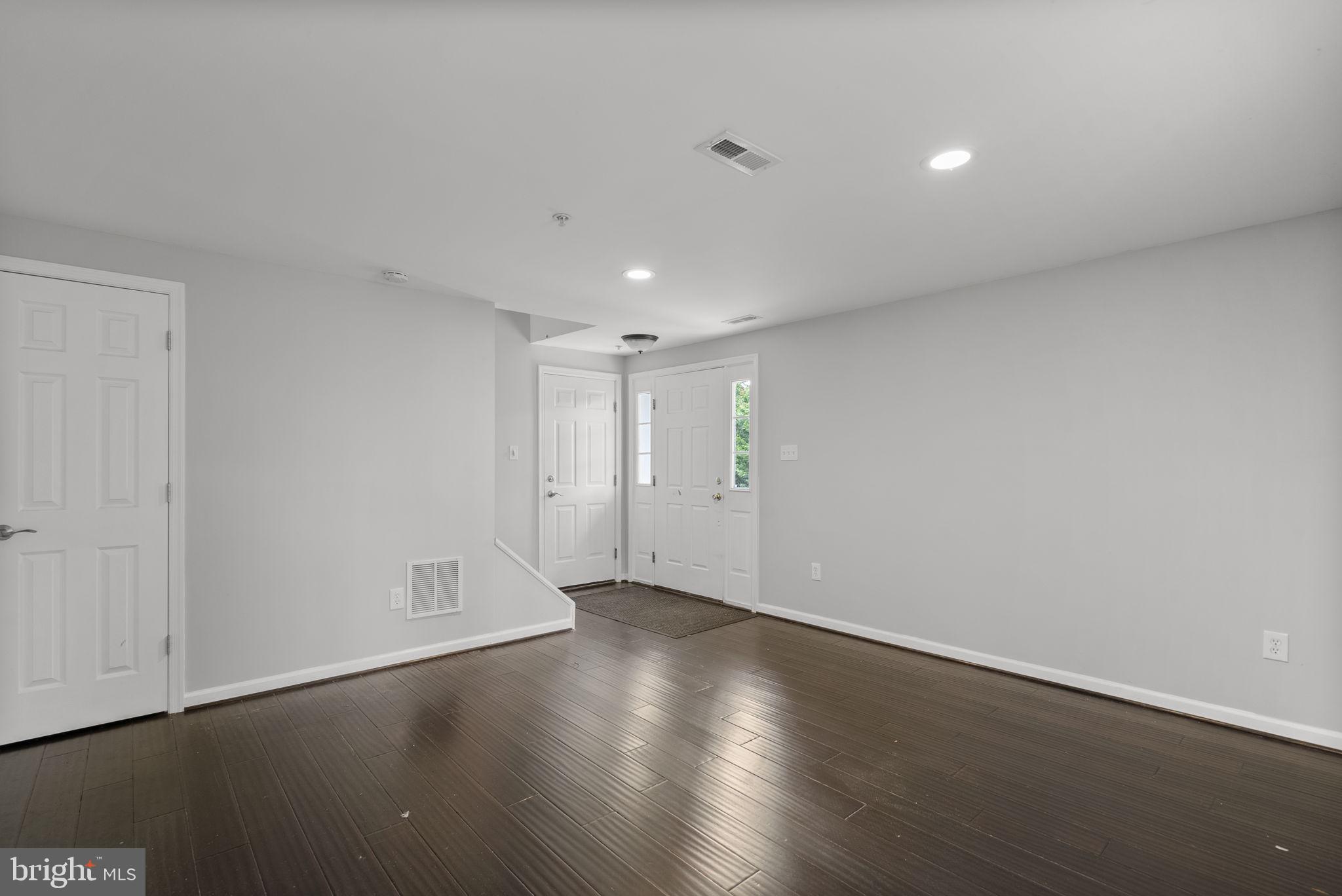 CROFTON MANOR - Residential