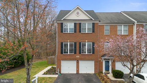Townhouse For Sale - 2014 Dalewood Court<br/> CROFTON, MD 21114