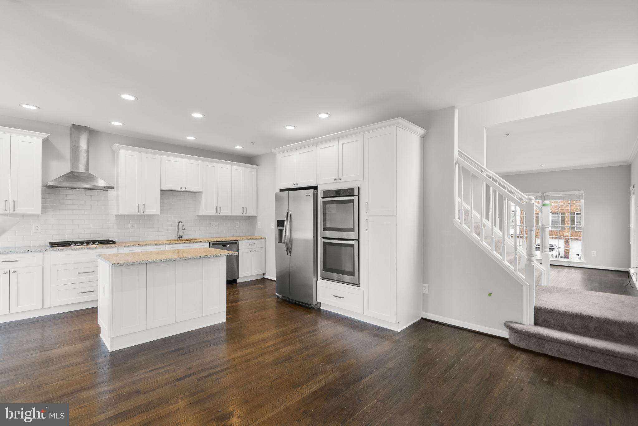 CROFTON MANOR - Residential