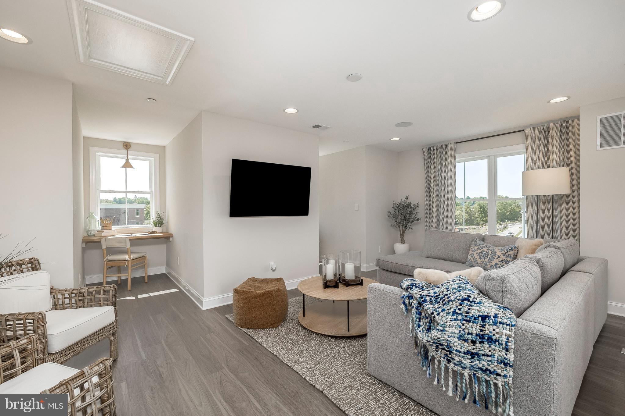 STEELPOINTE - Residential