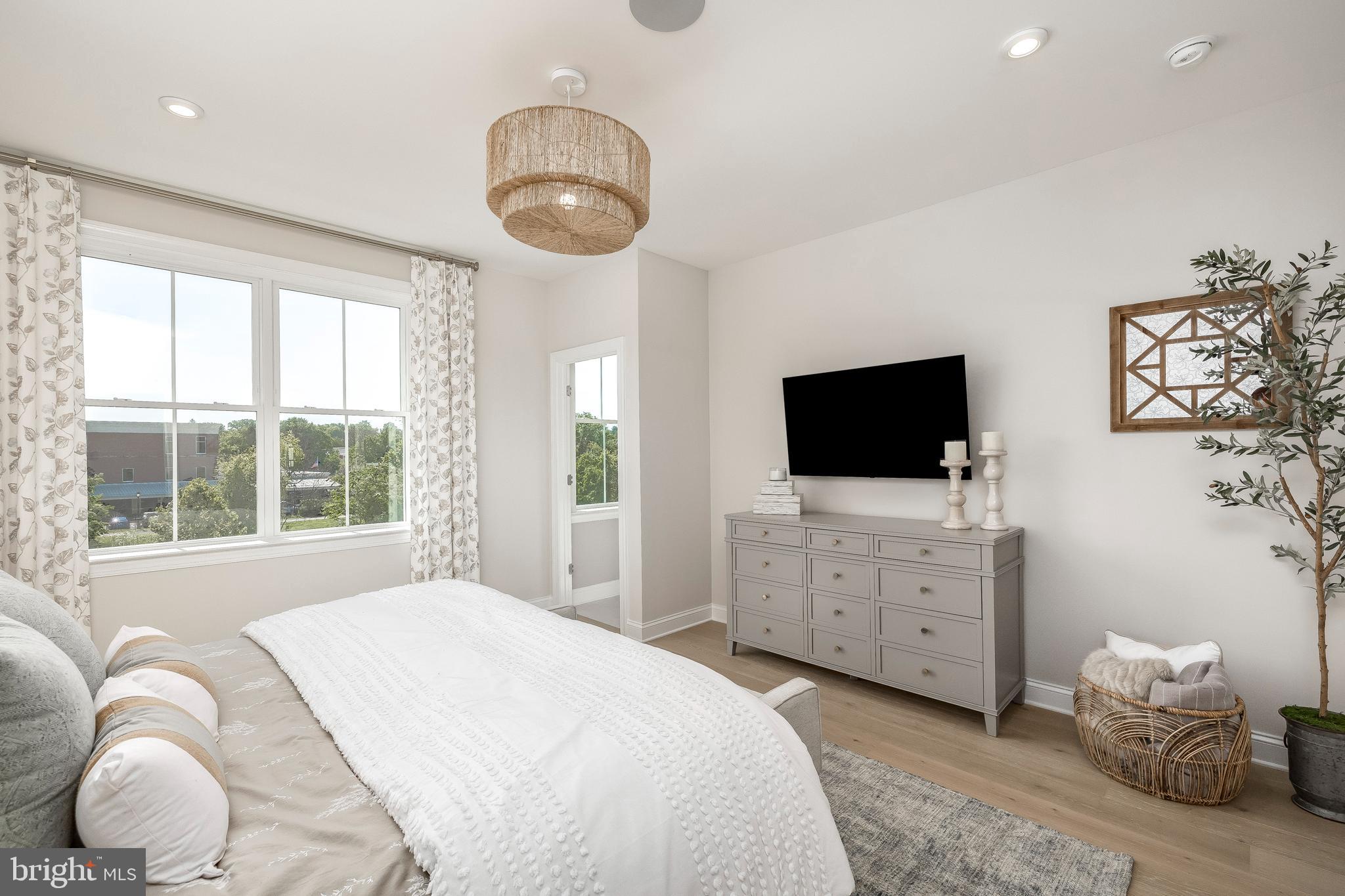 STEELPOINTE - Residential