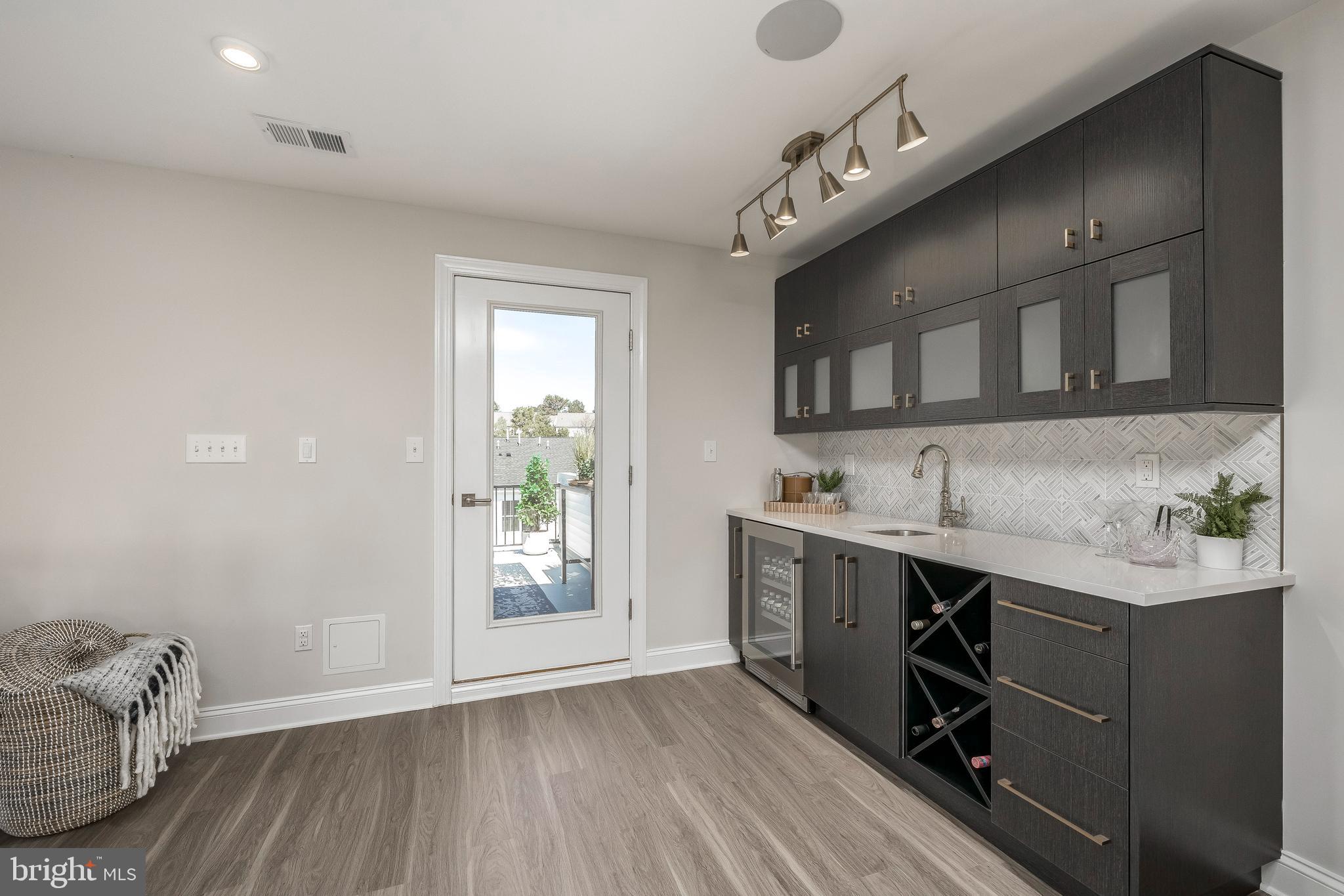 STEELPOINTE - Residential