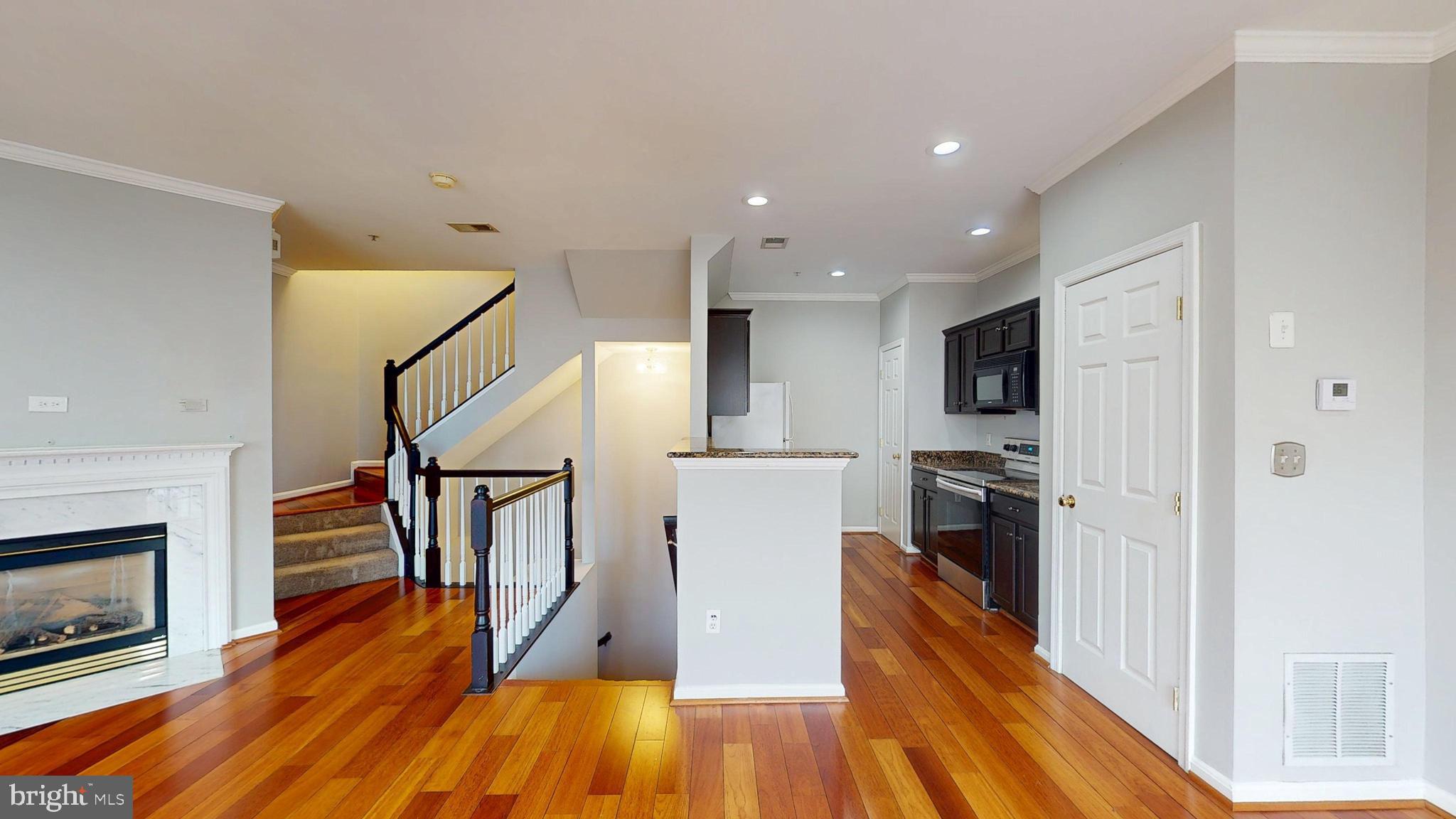 HAMPSHIRE HALL - Residential