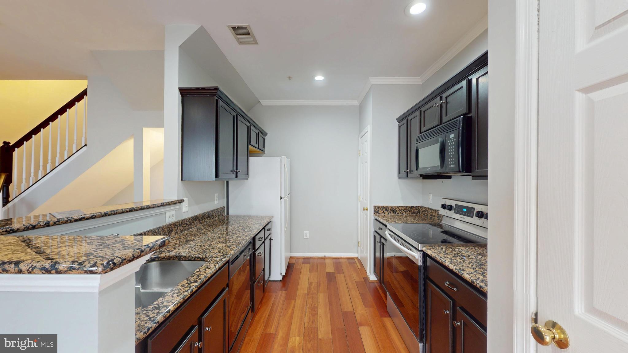 HAMPSHIRE HALL - Residential