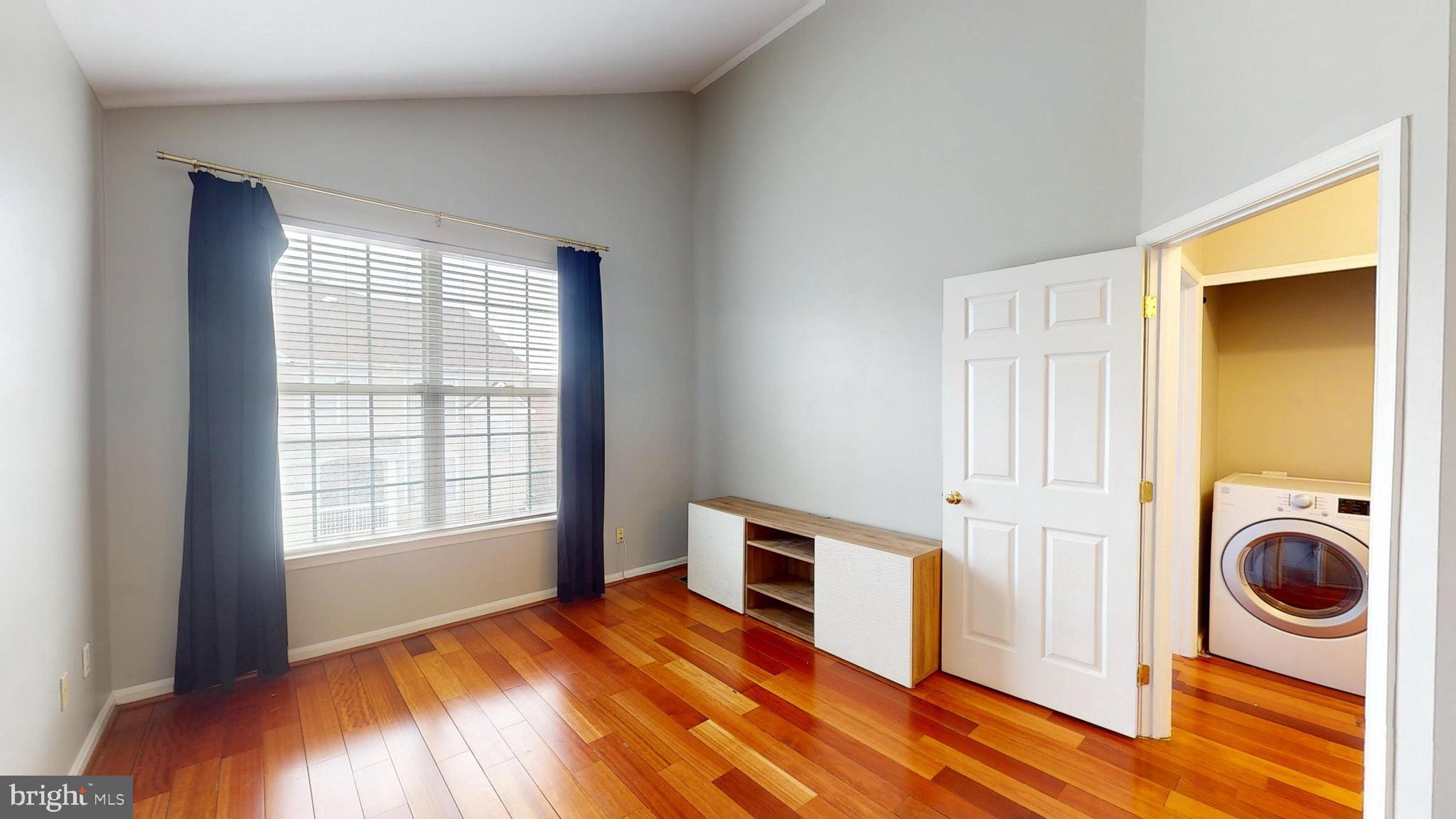 HAMPSHIRE HALL - Residential