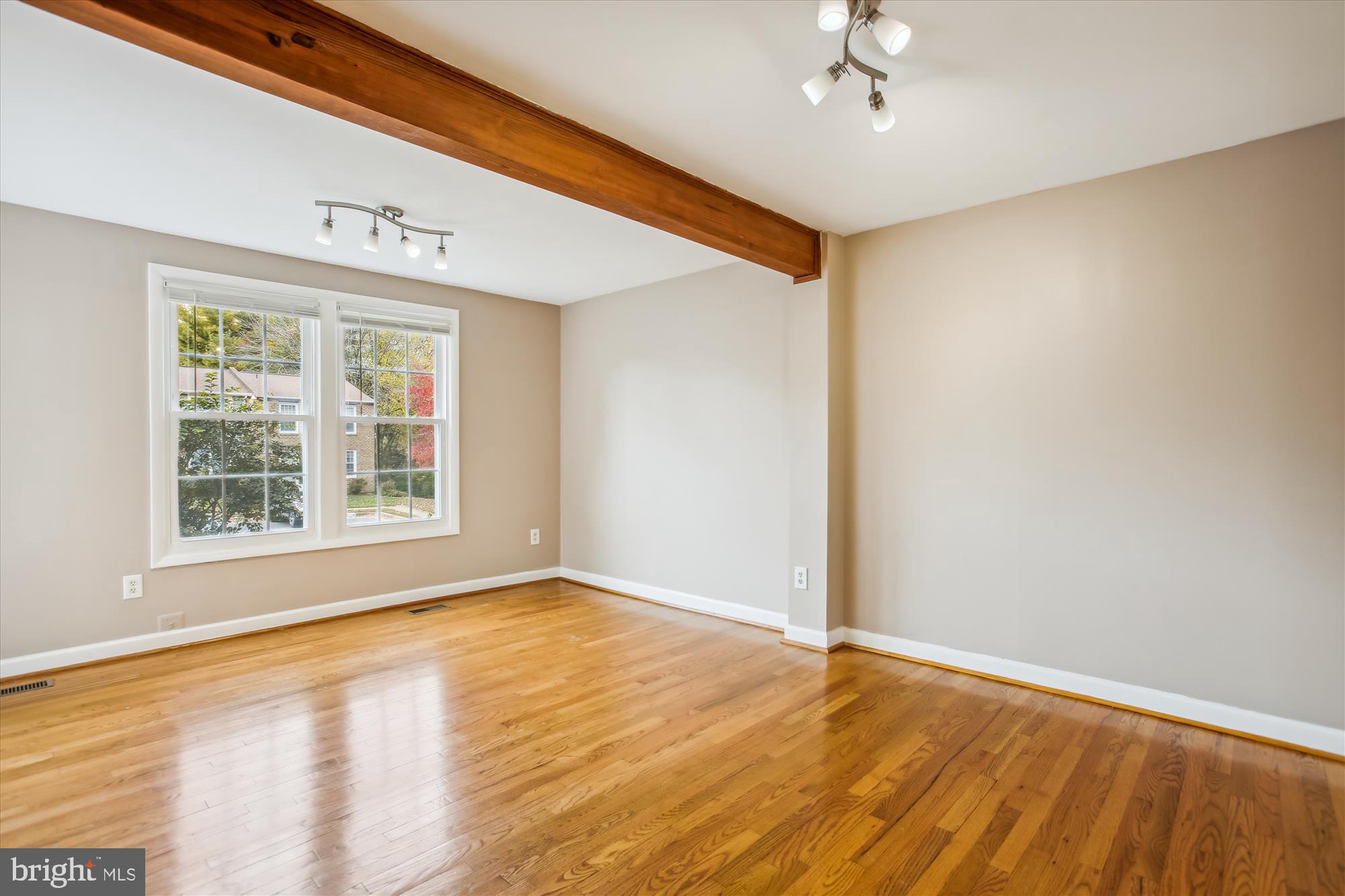 WHITFIELD GREEN - Residential Lease