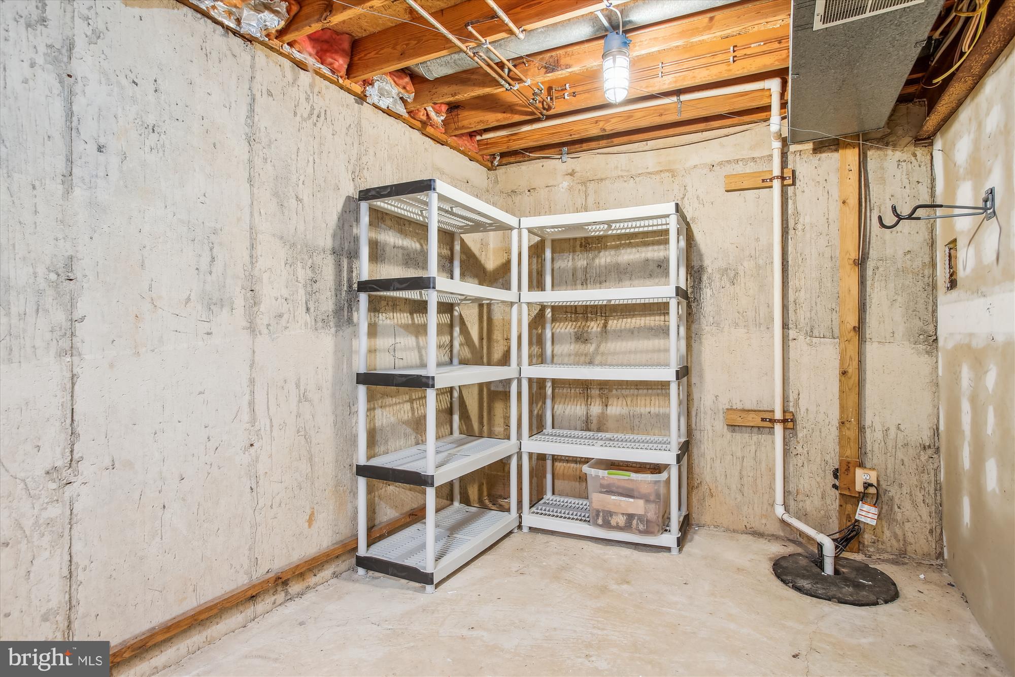 WHITFIELD GREEN - Residential Lease