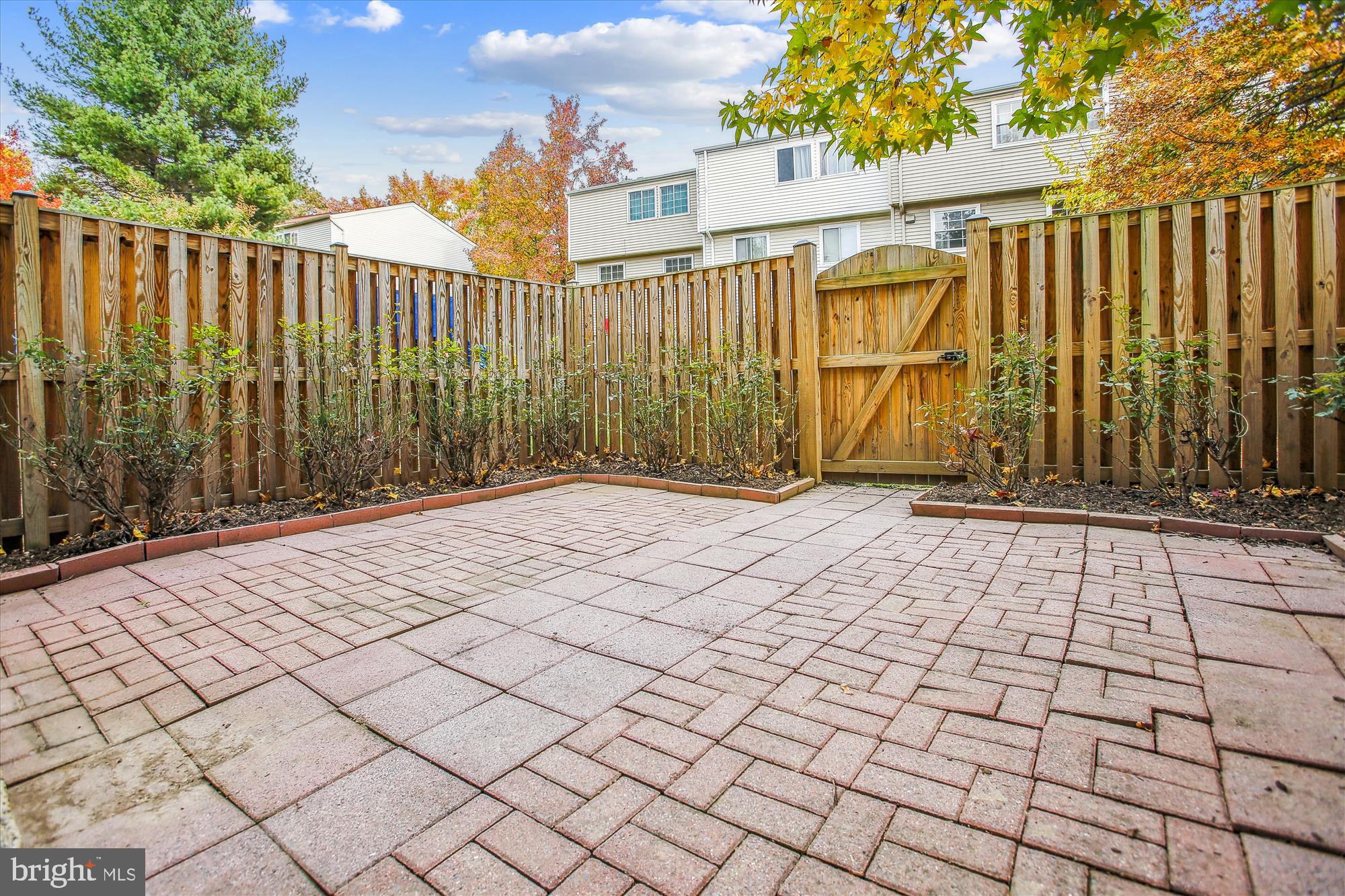 WHITFIELD GREEN - Residential Lease