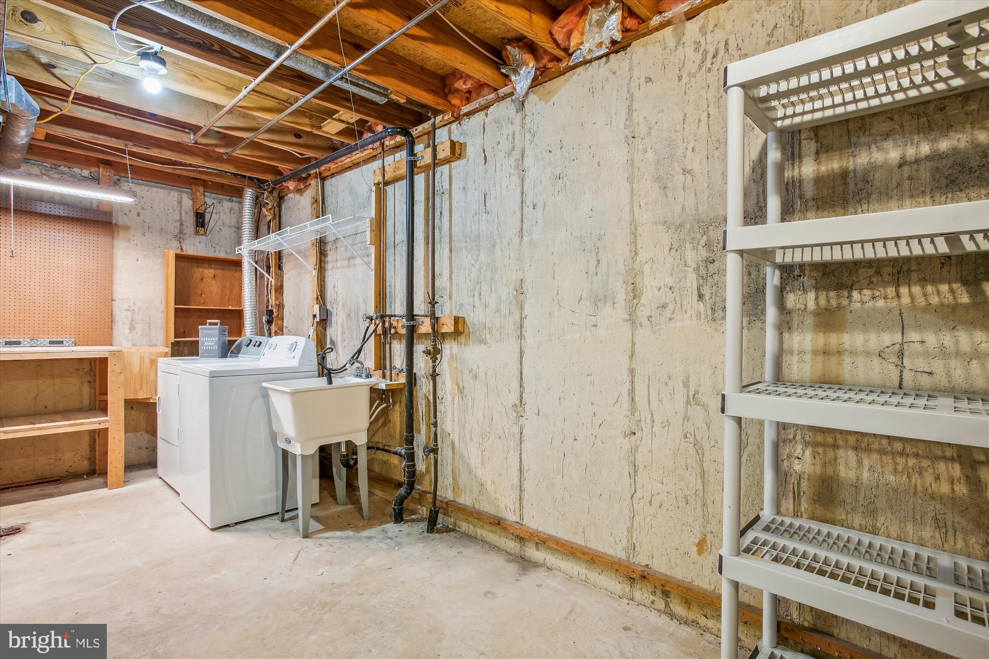 WHITFIELD GREEN - Residential Lease