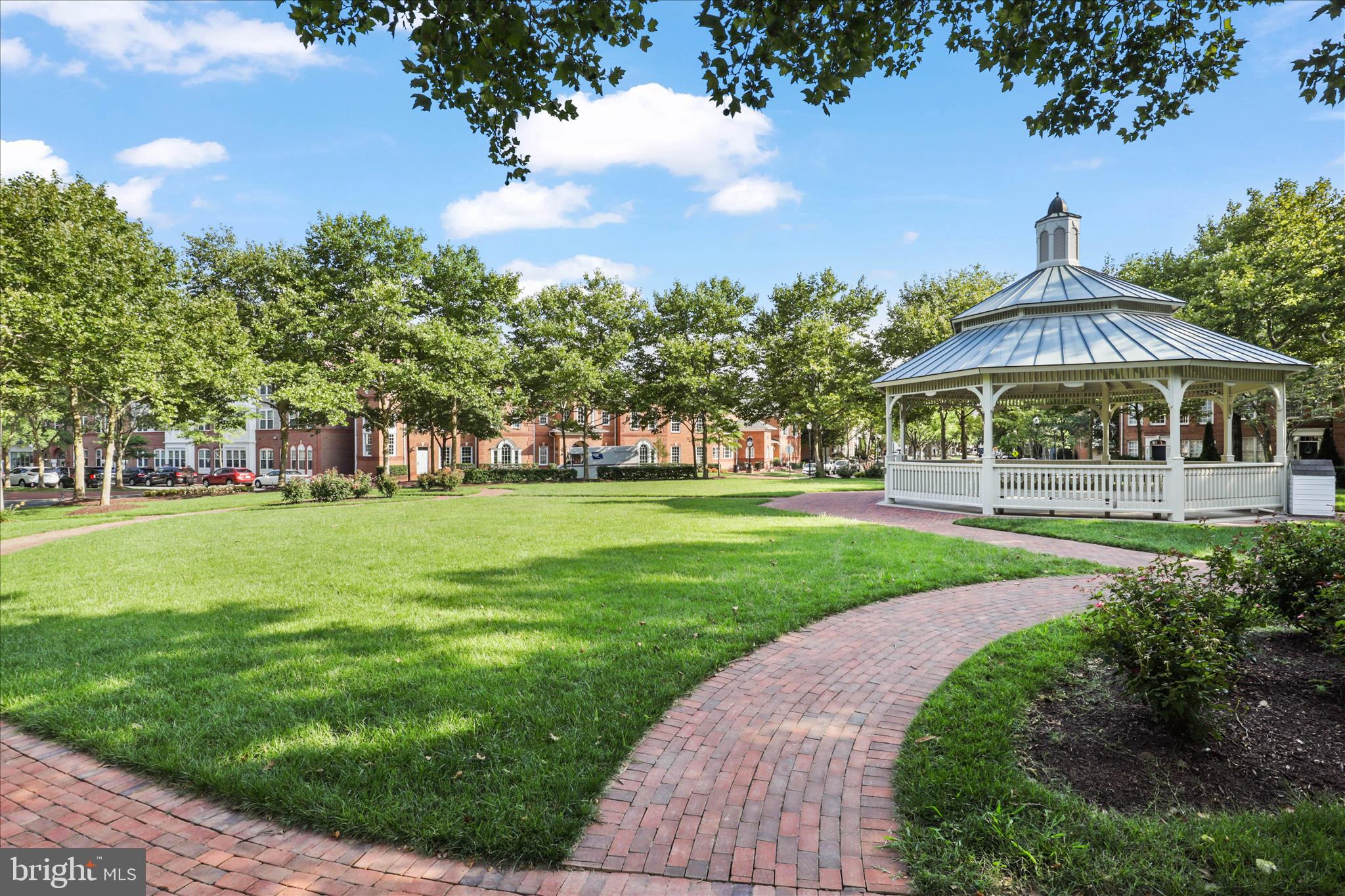 CAMERON STATION - Residential