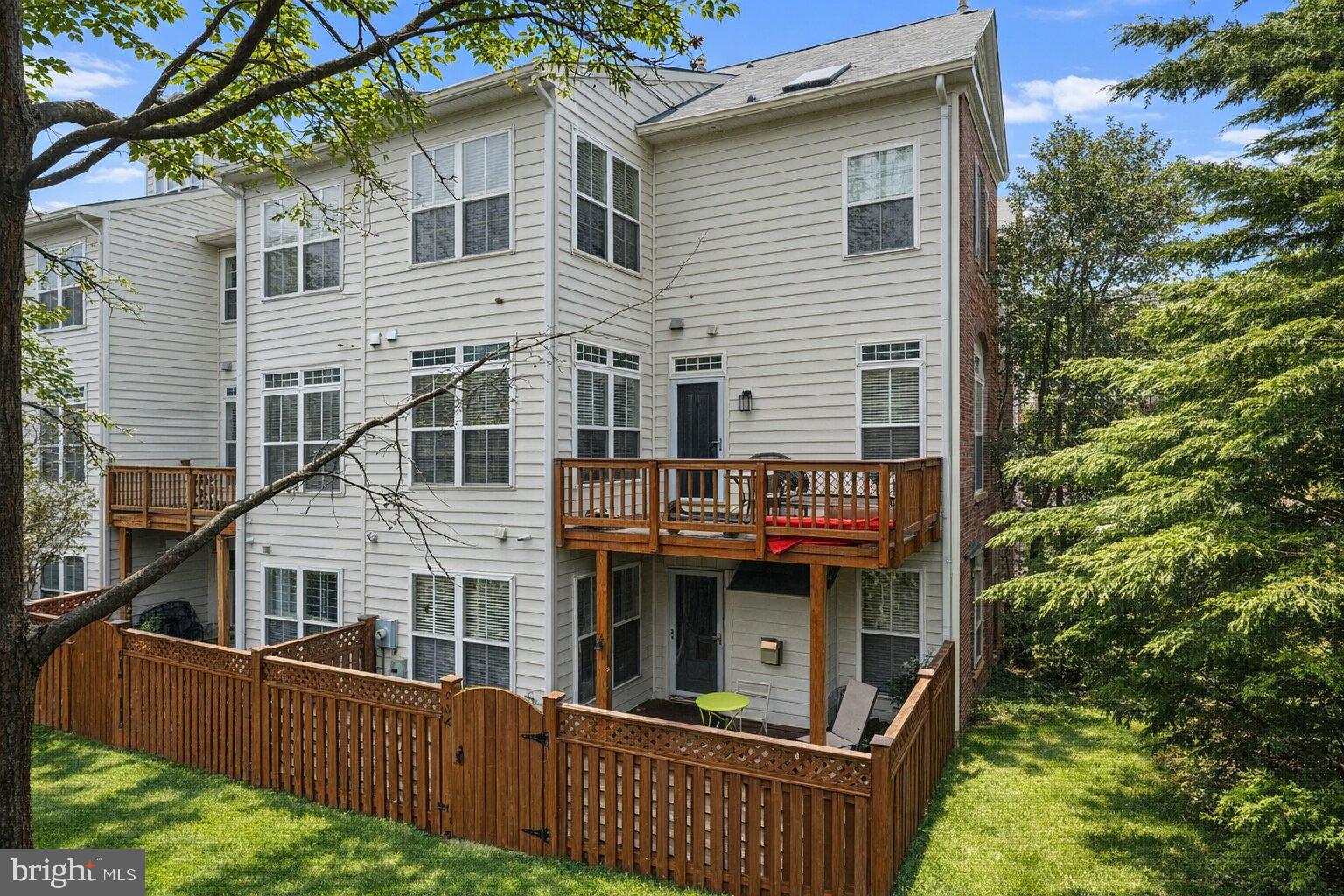 CAMERON STATION - Residential