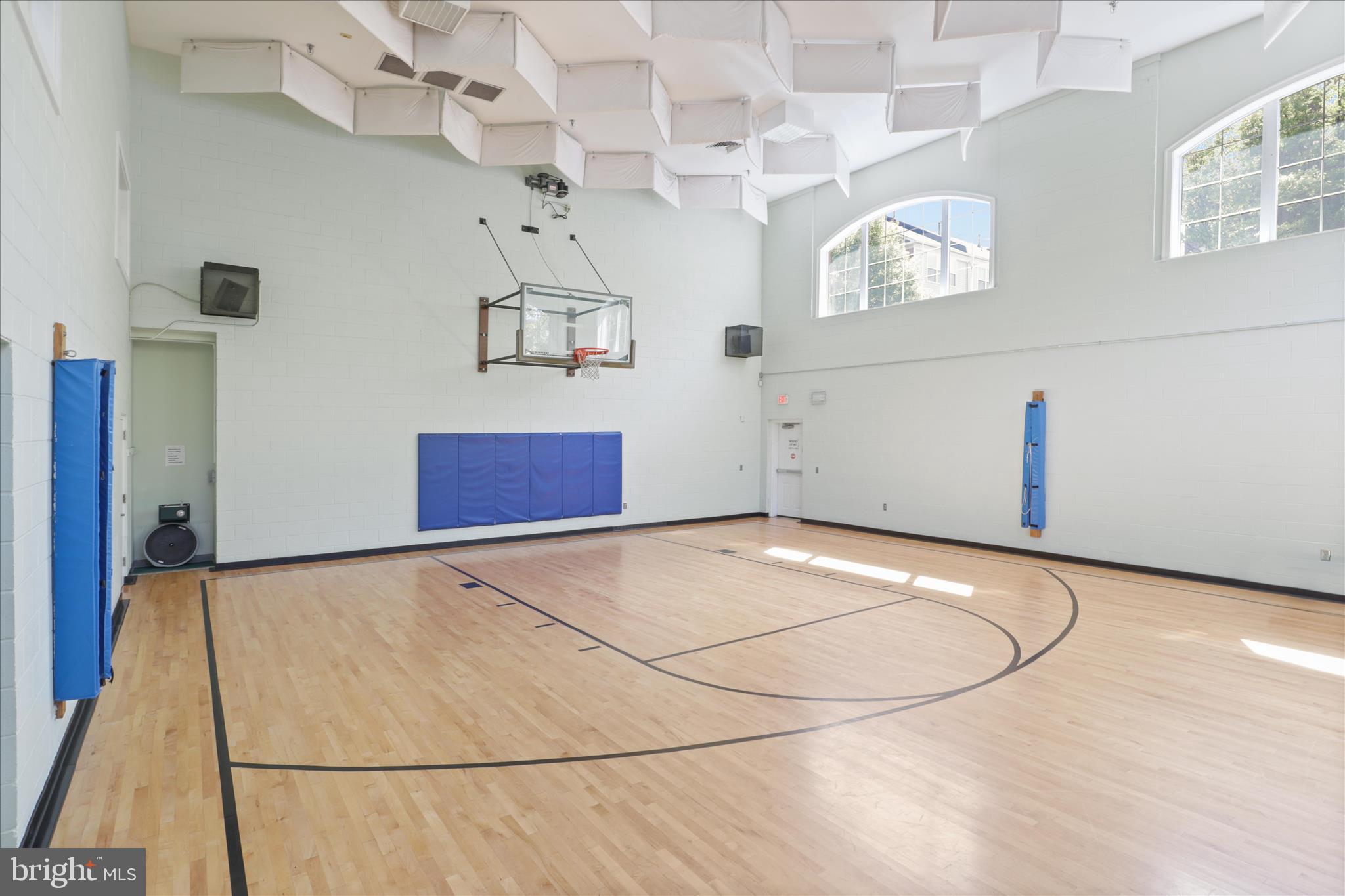 CAMERON STATION - Residential