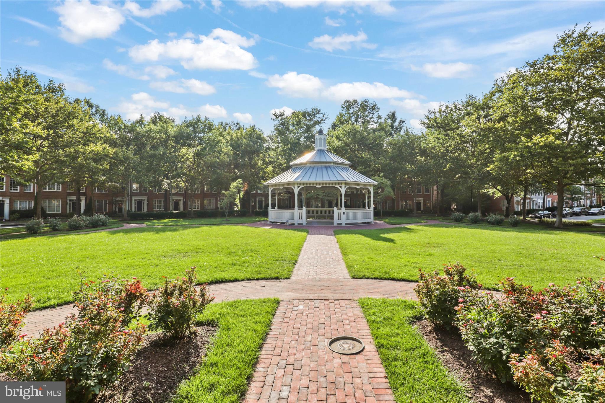 CAMERON STATION - Residential