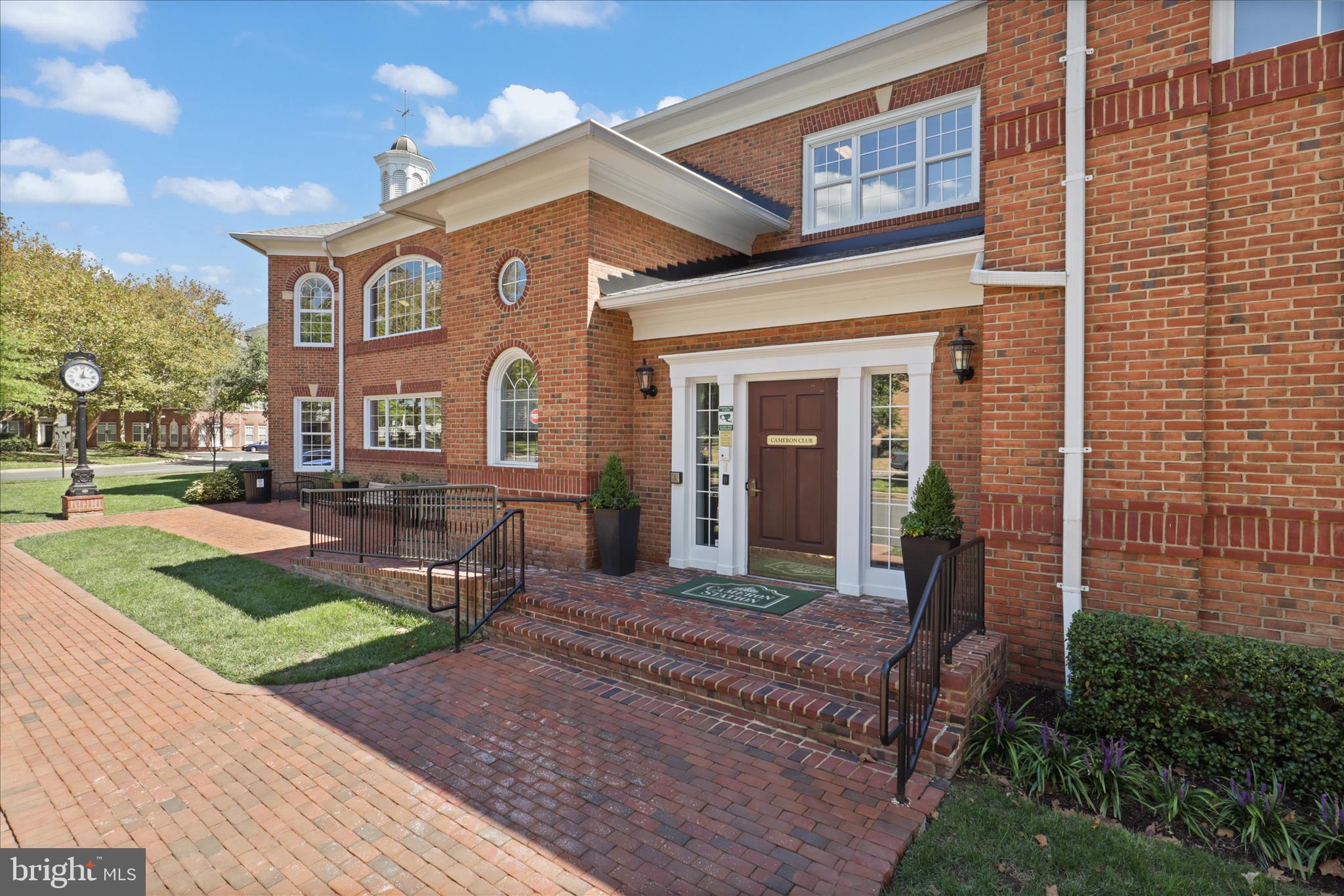 CAMERON STATION - Residential