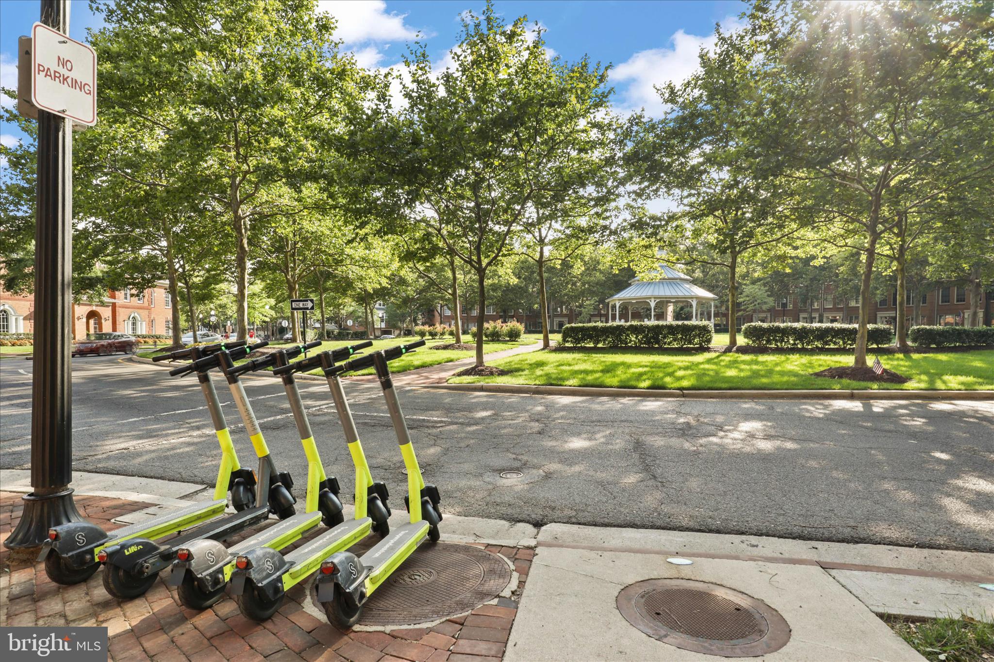 CAMERON STATION - Residential