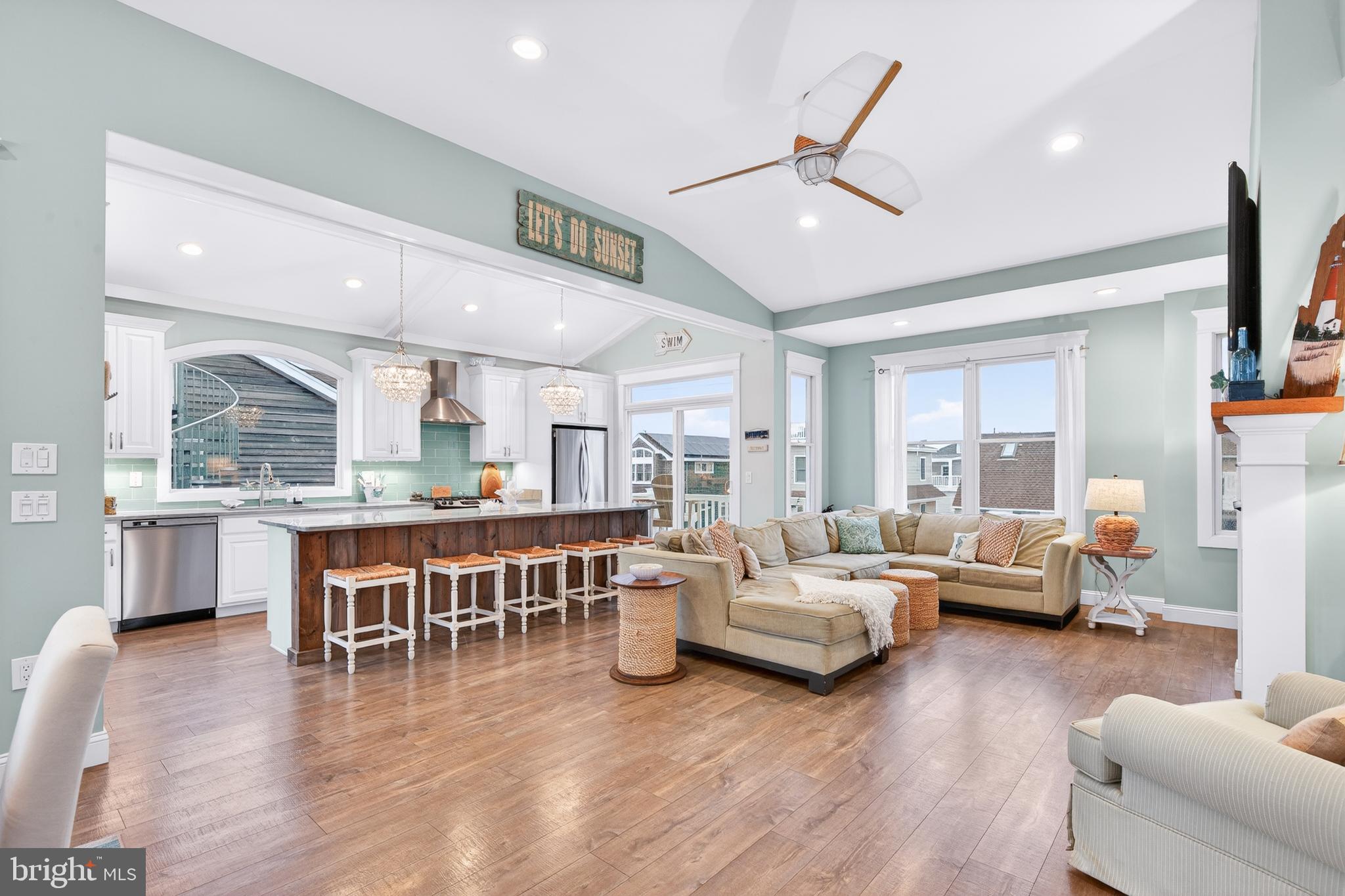 118 W DELAWARE