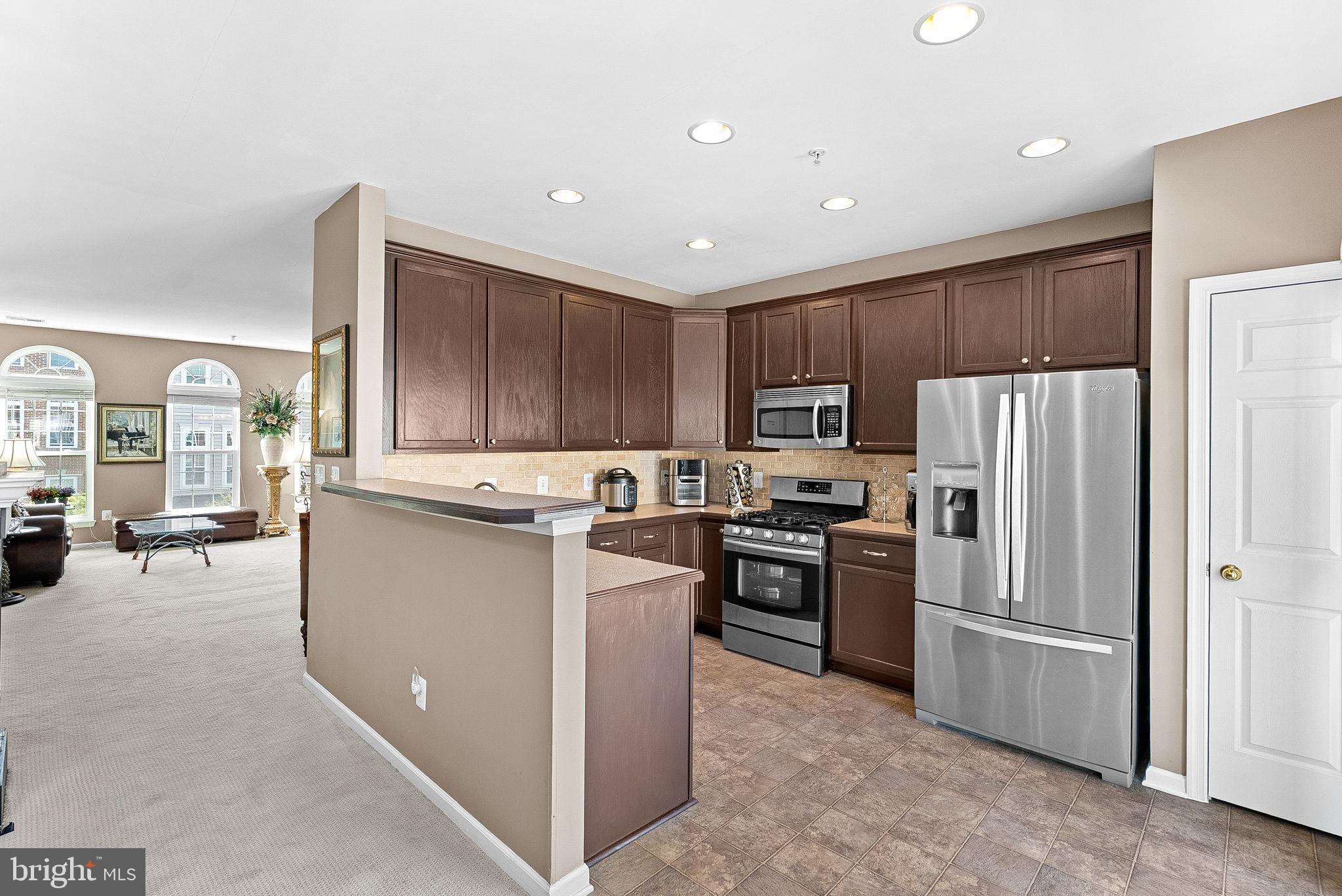 AMBER SPRING CONDOMINIUMS - Residential